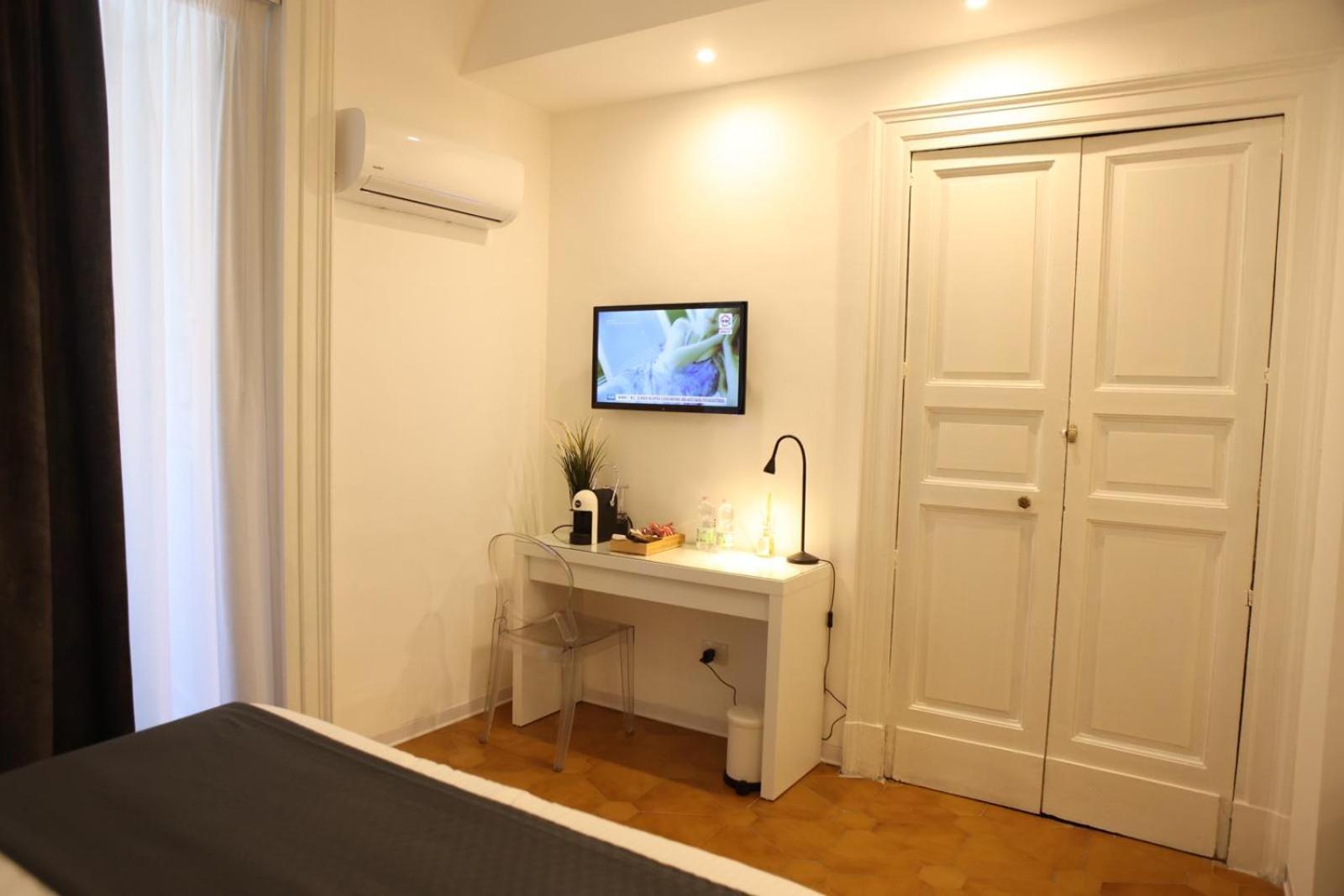 Double Room Private Bathroom