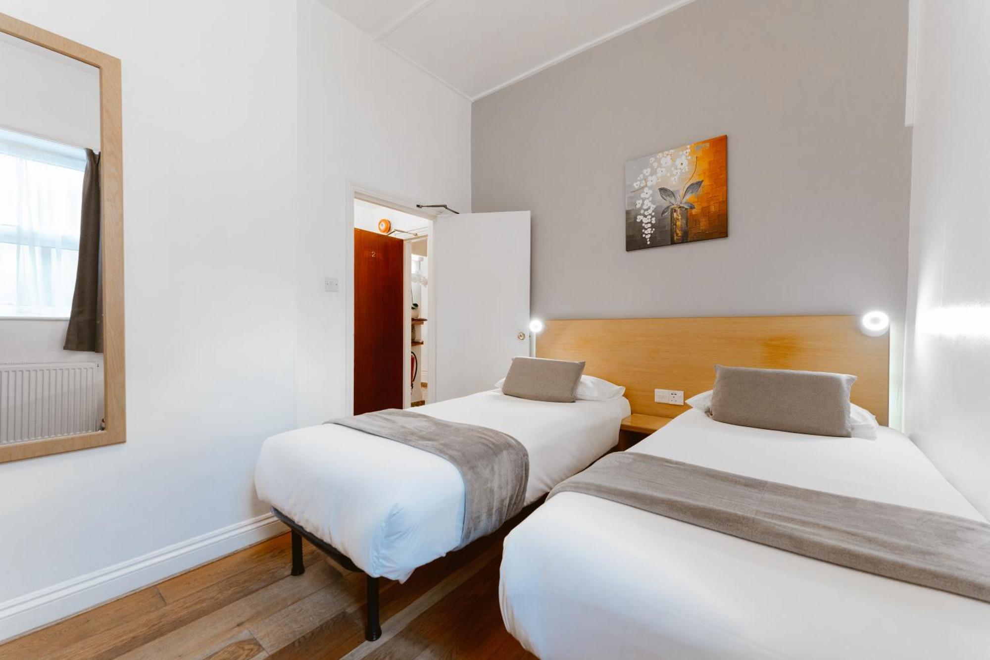 Twin Room,1516358833:JPEG