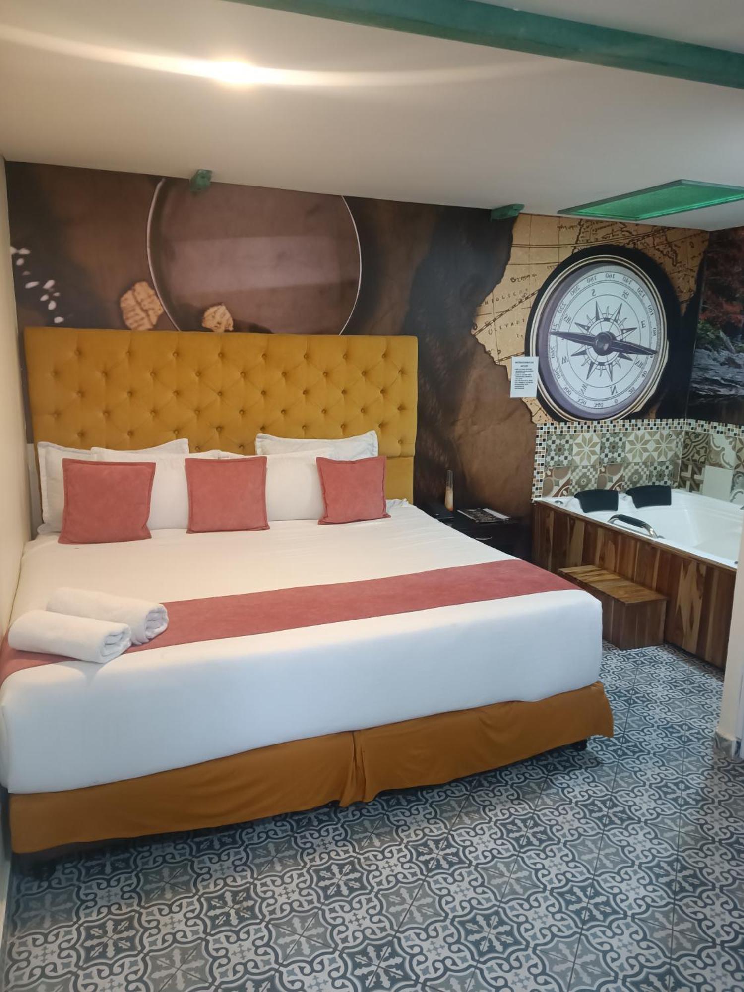 Deluxe Suite Spa Bath
