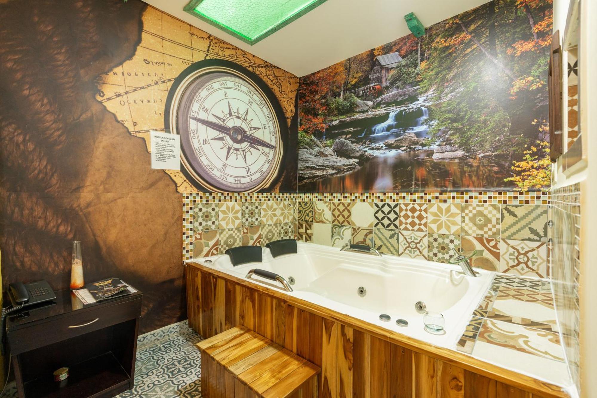 Deluxe Suite Spa Bath