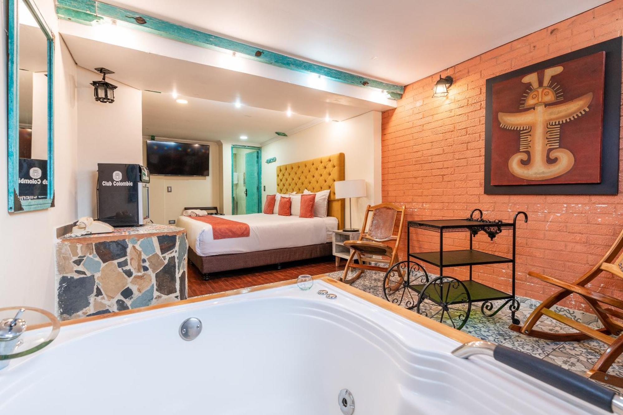 Deluxe Suite Spa Bath