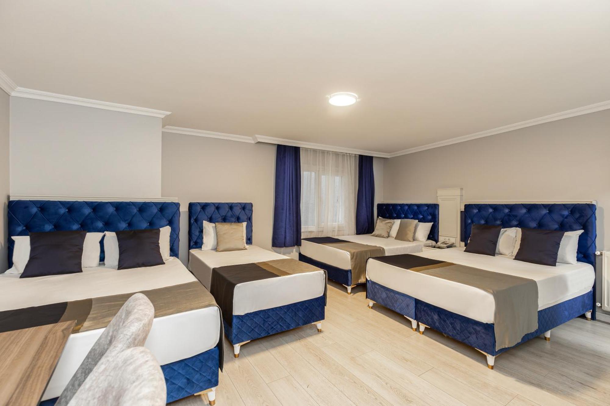 Deluxe Family Room