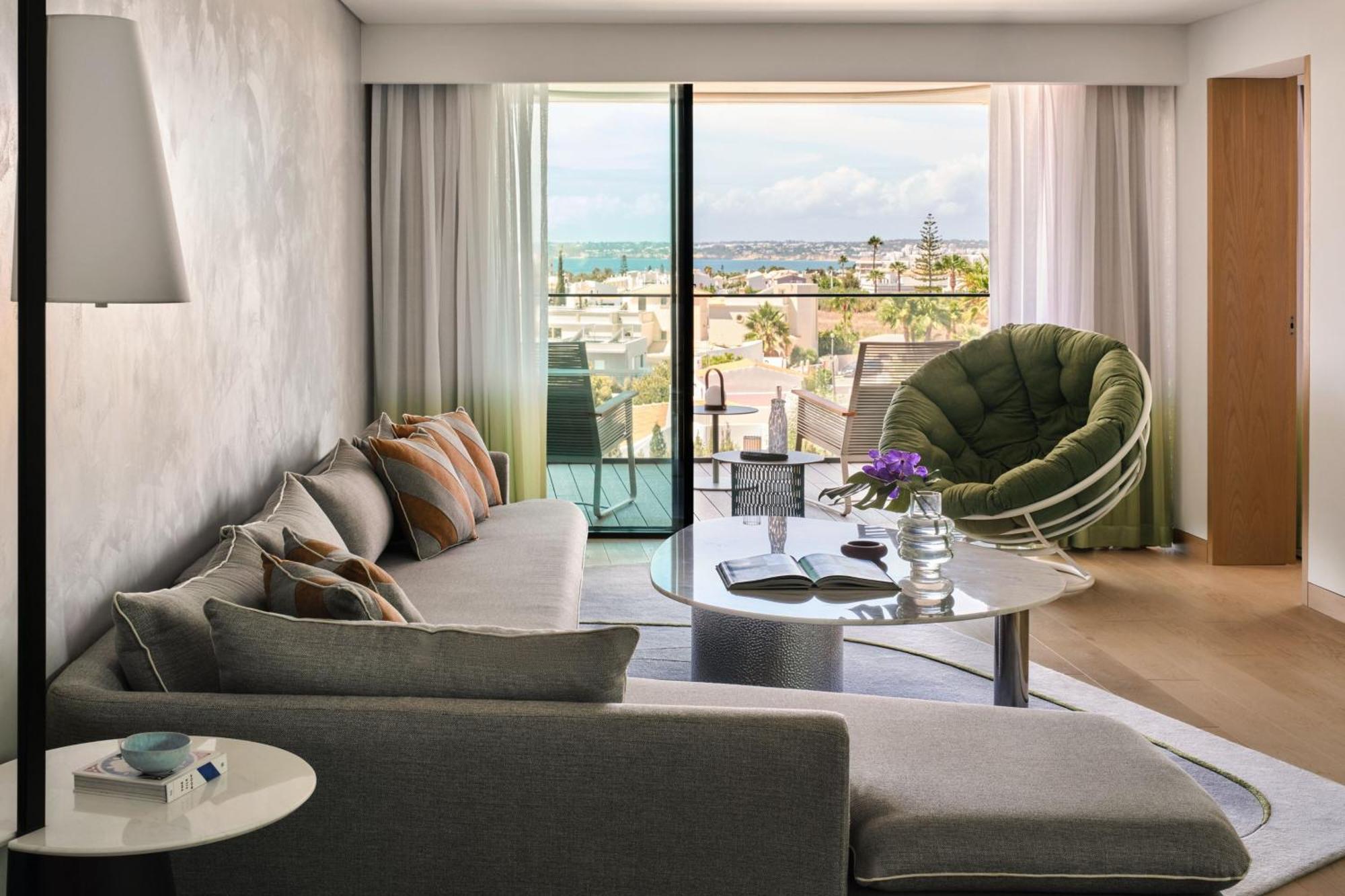 Supreme Two-Bedroom Residence with Ocean View and Balcony,1356365315:JPEG