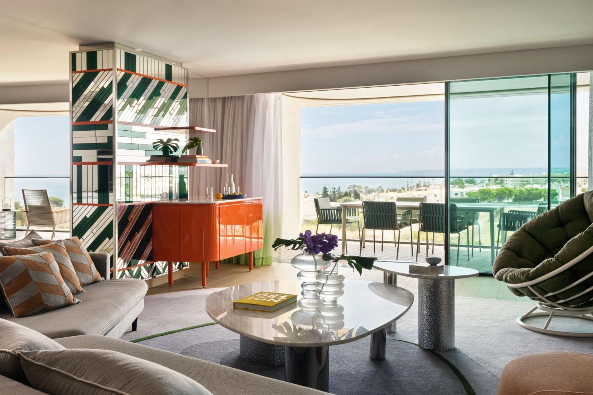 Supreme Three-Bedroom Residence with Ocean View and Balcony,1538715130:JPEG