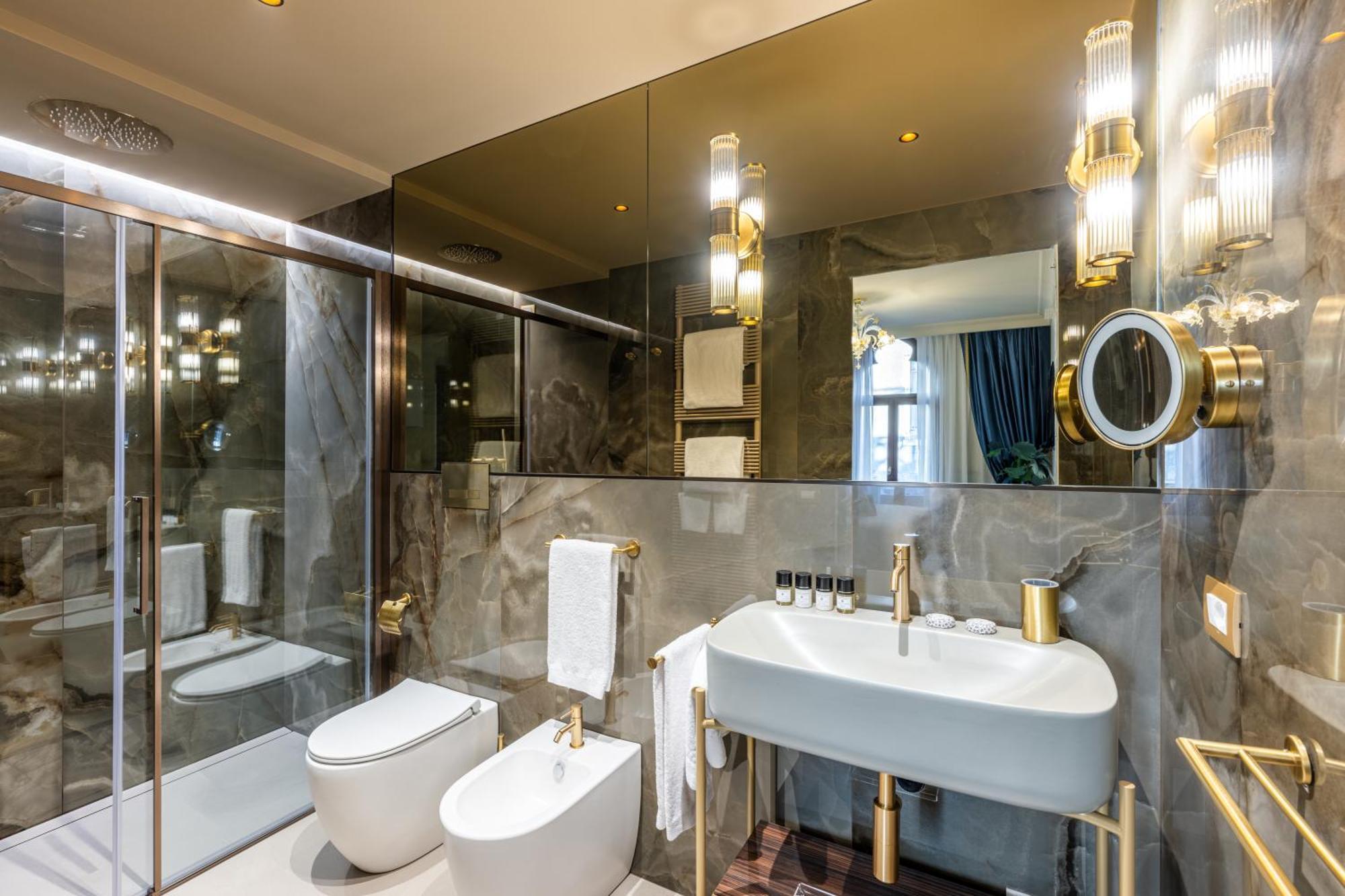 Deluxe Double Room Canal View