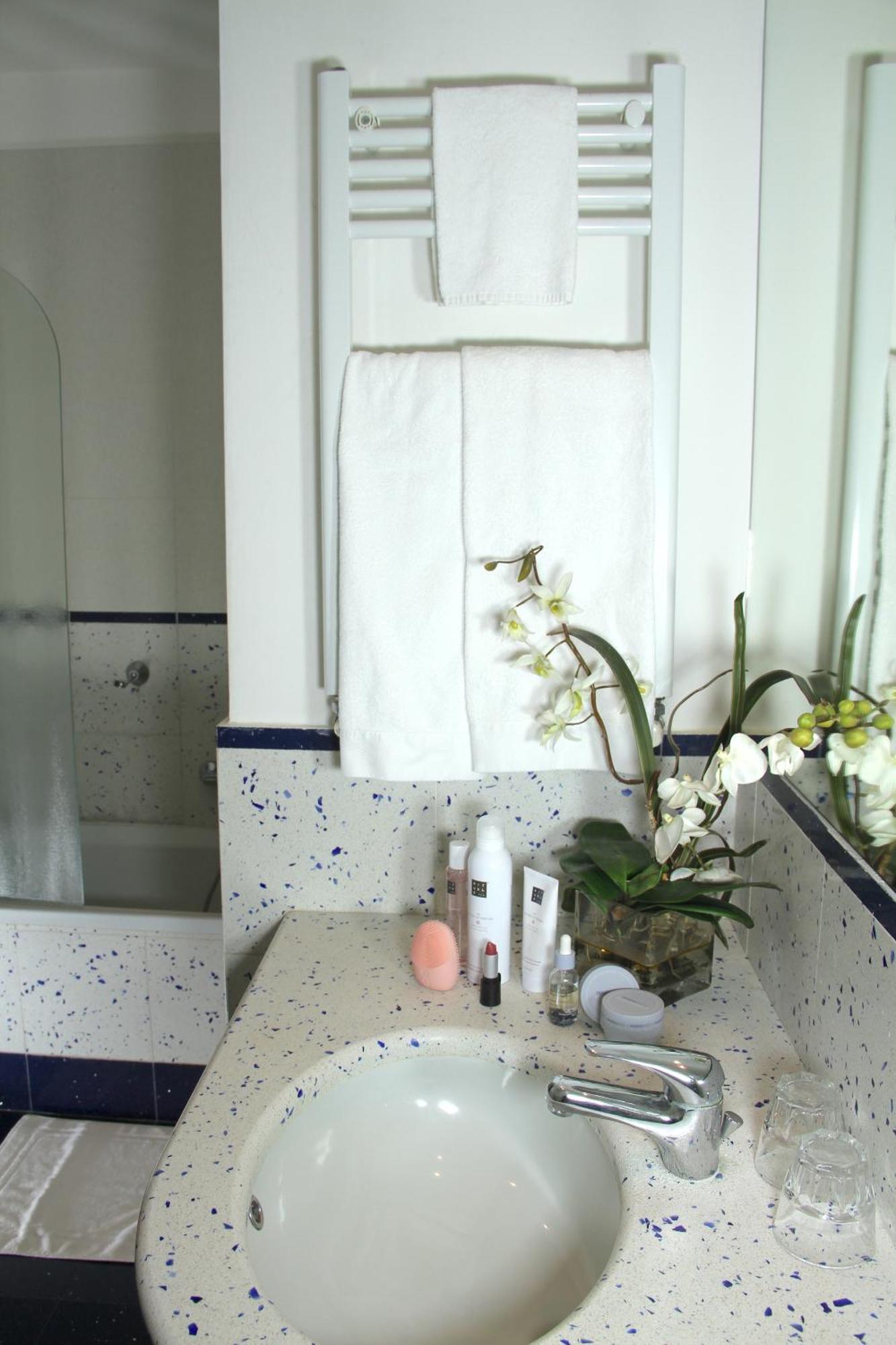 Double or Twin Room,1533011122:JPEG