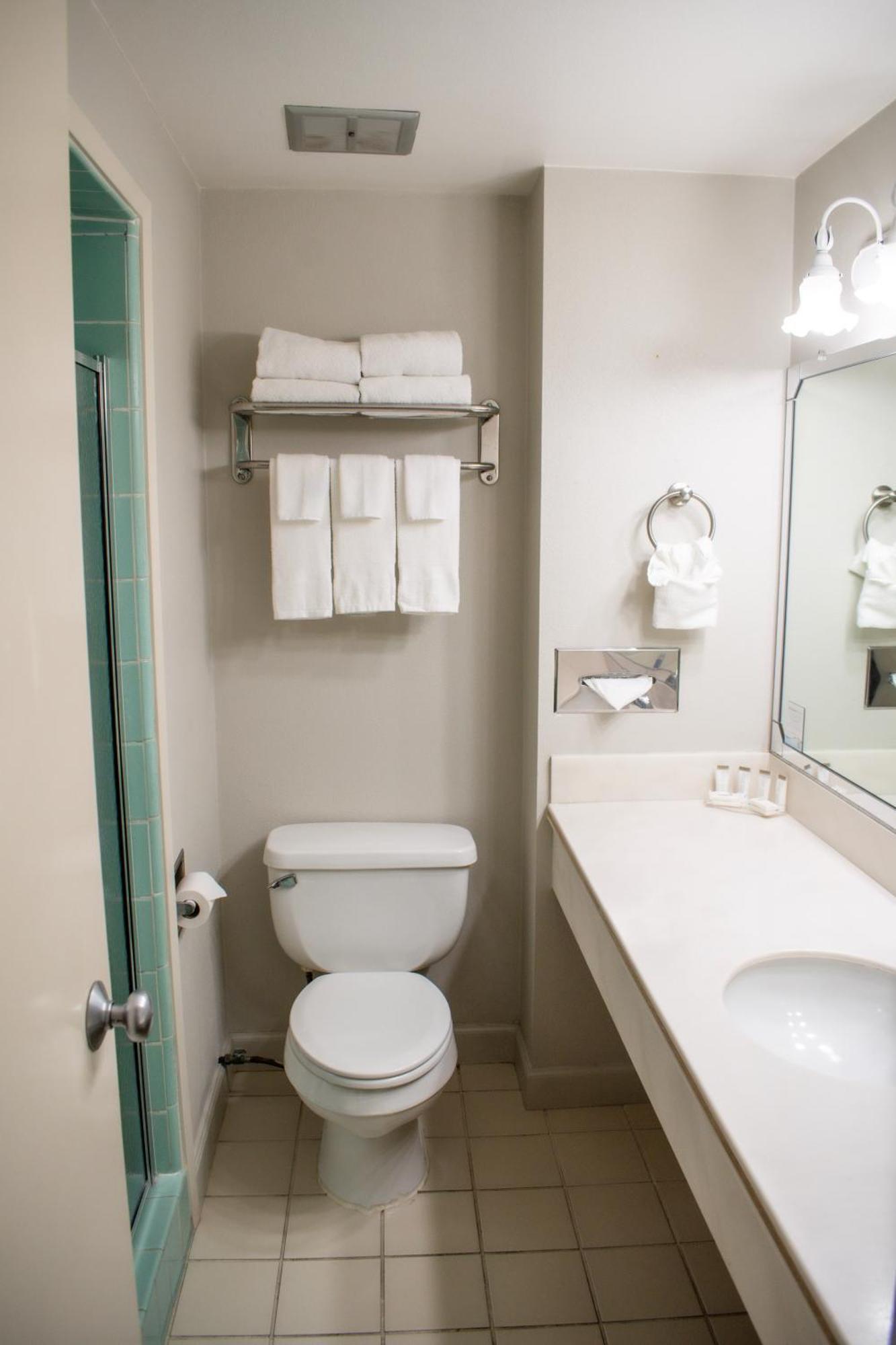 Suite mit 1 Schlafzimmer und 3 Queensize-Betten – Nichtraucher