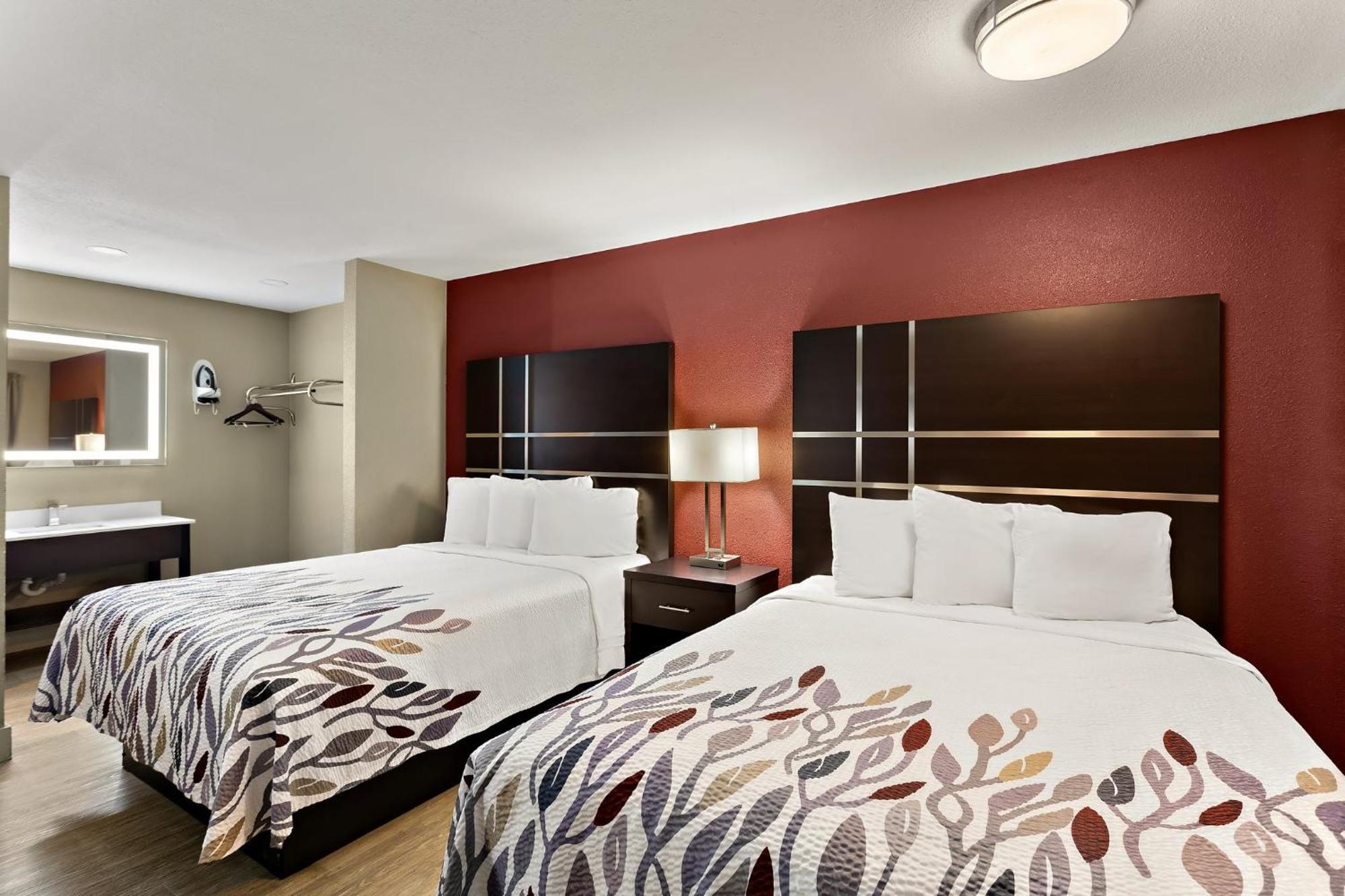 Deluxe Queen Room with Three Queen Beds - Smoke Free,1536298969:JPEG