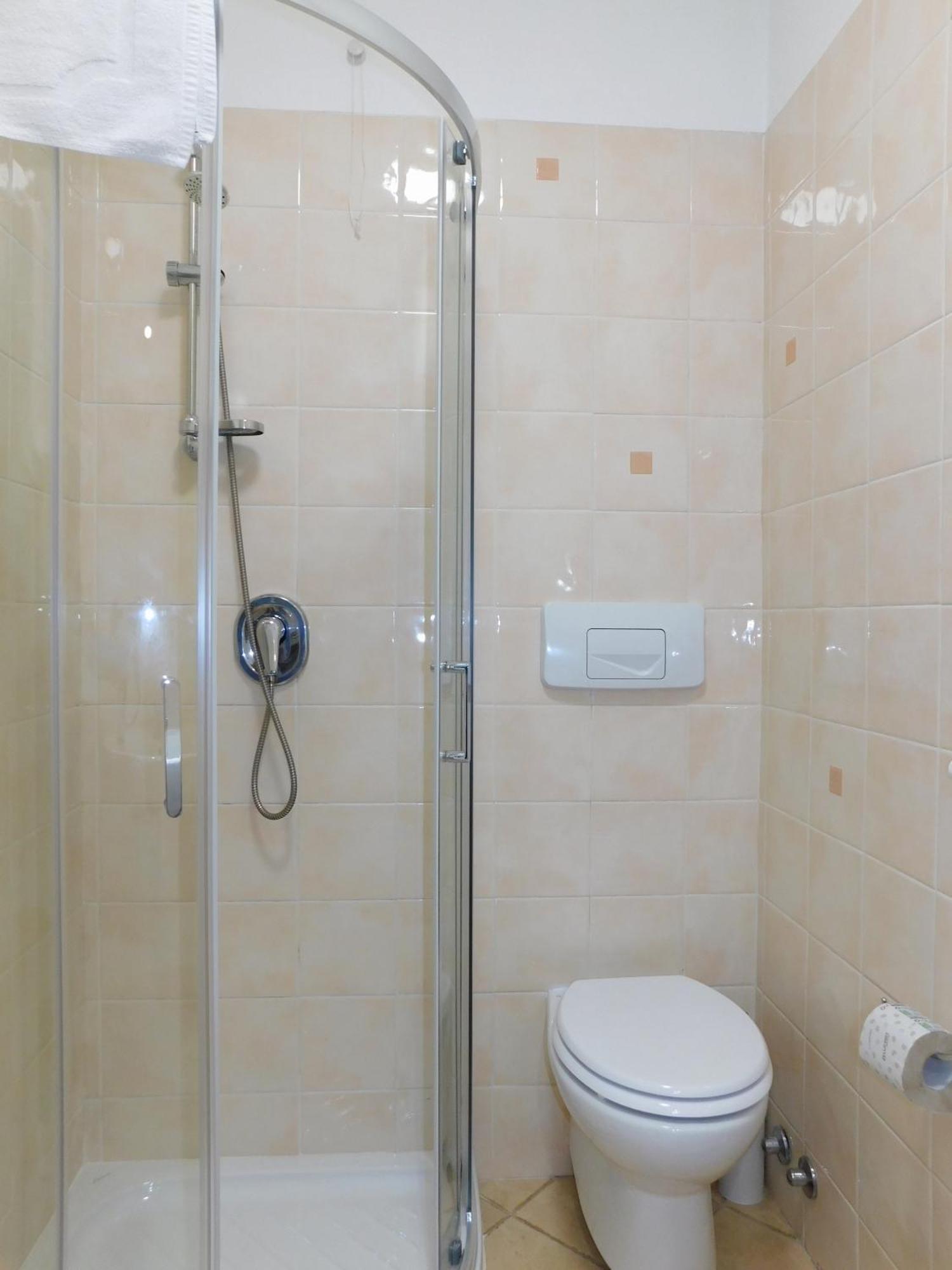 Double Room Private Bathroom