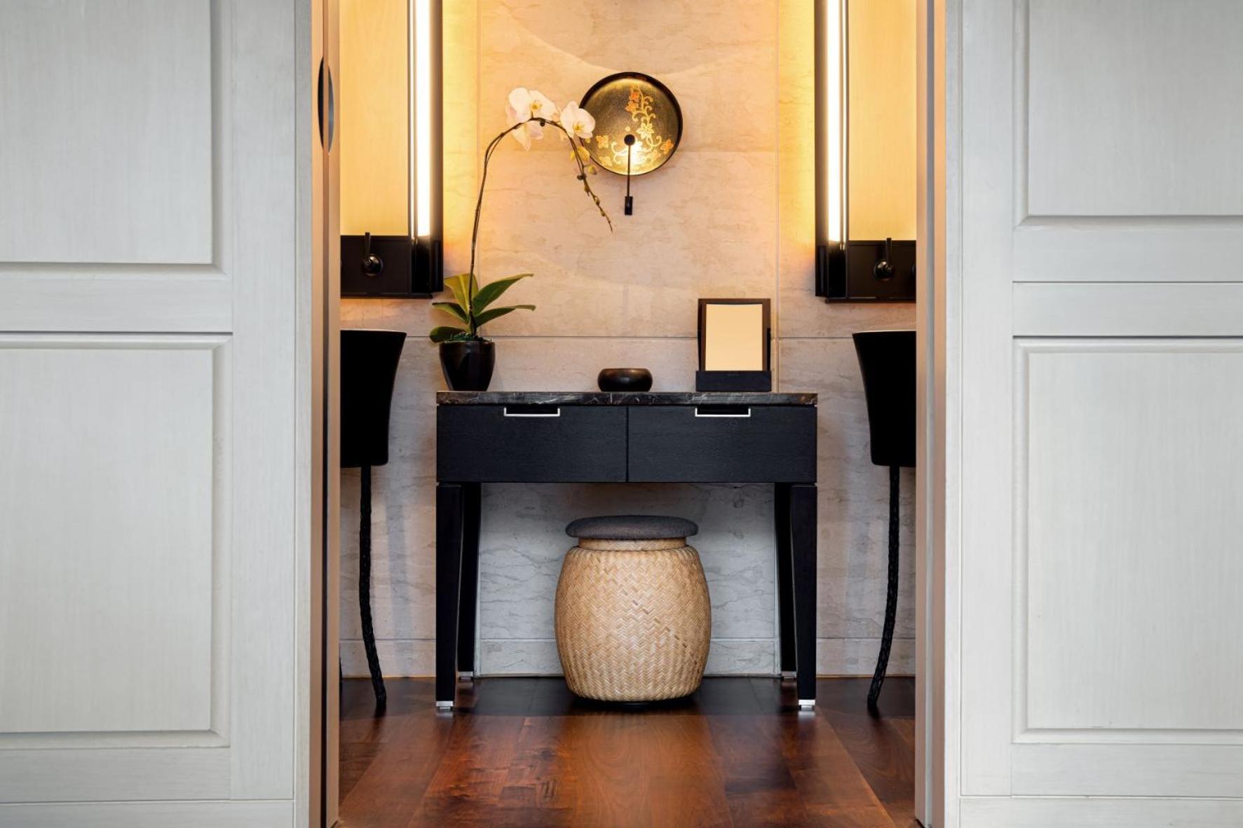 Corner Studio City view
