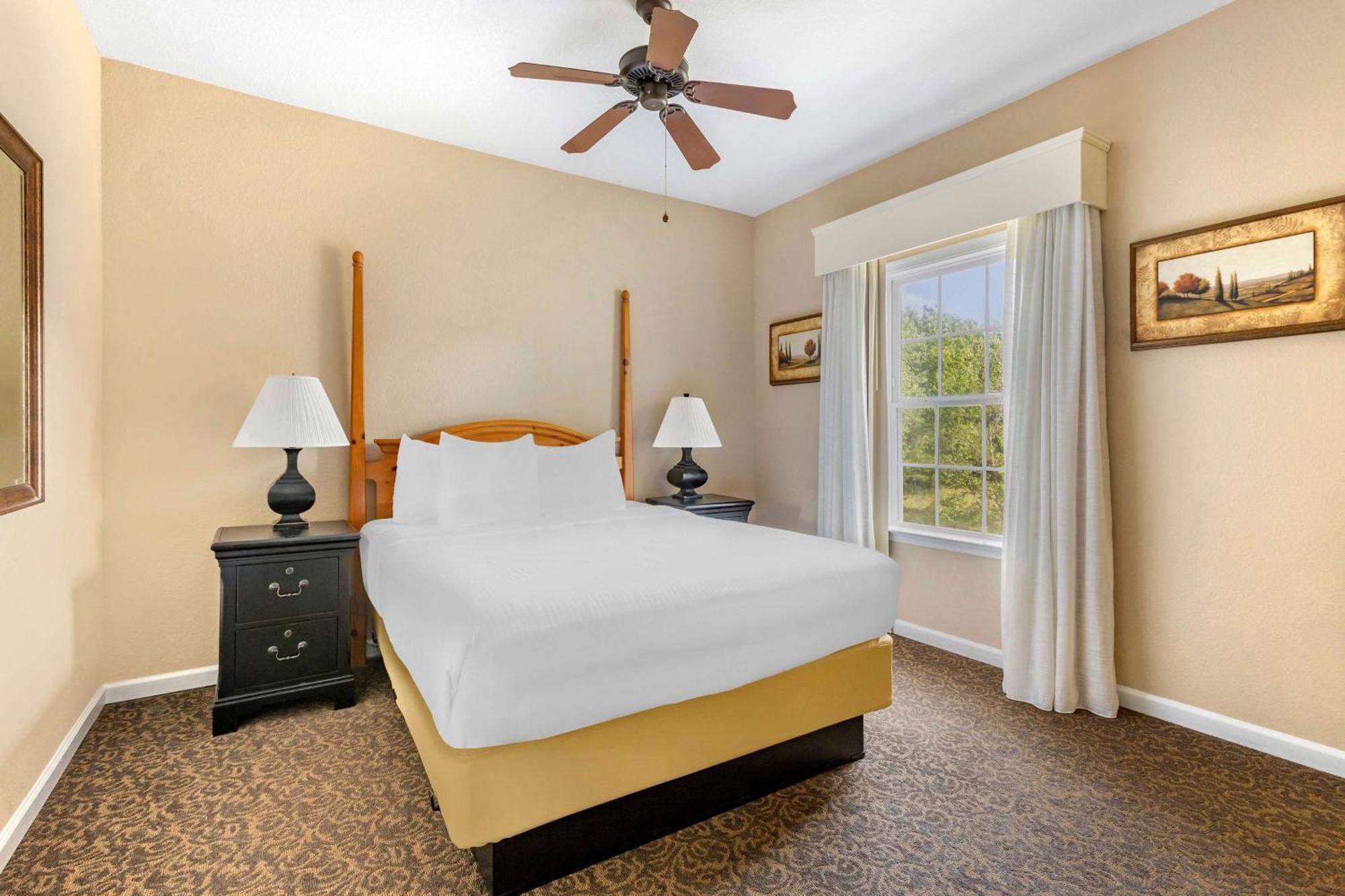 Two-Bedroom Suite with One King Bed, One Queen Bed and Sofa Bed - Upstairs,1710090414:JPEG