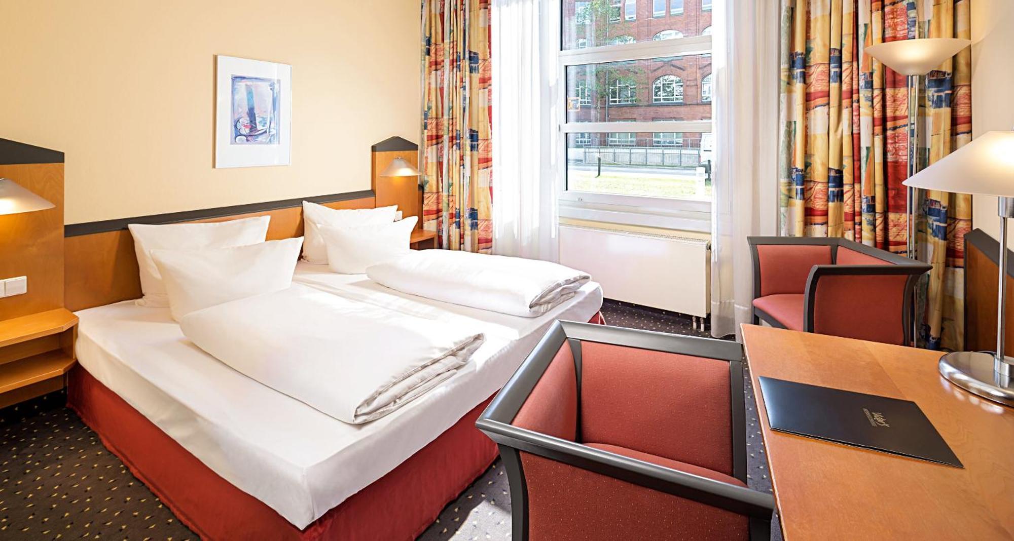 Standard Double or Twin Room,517419741:JPEG