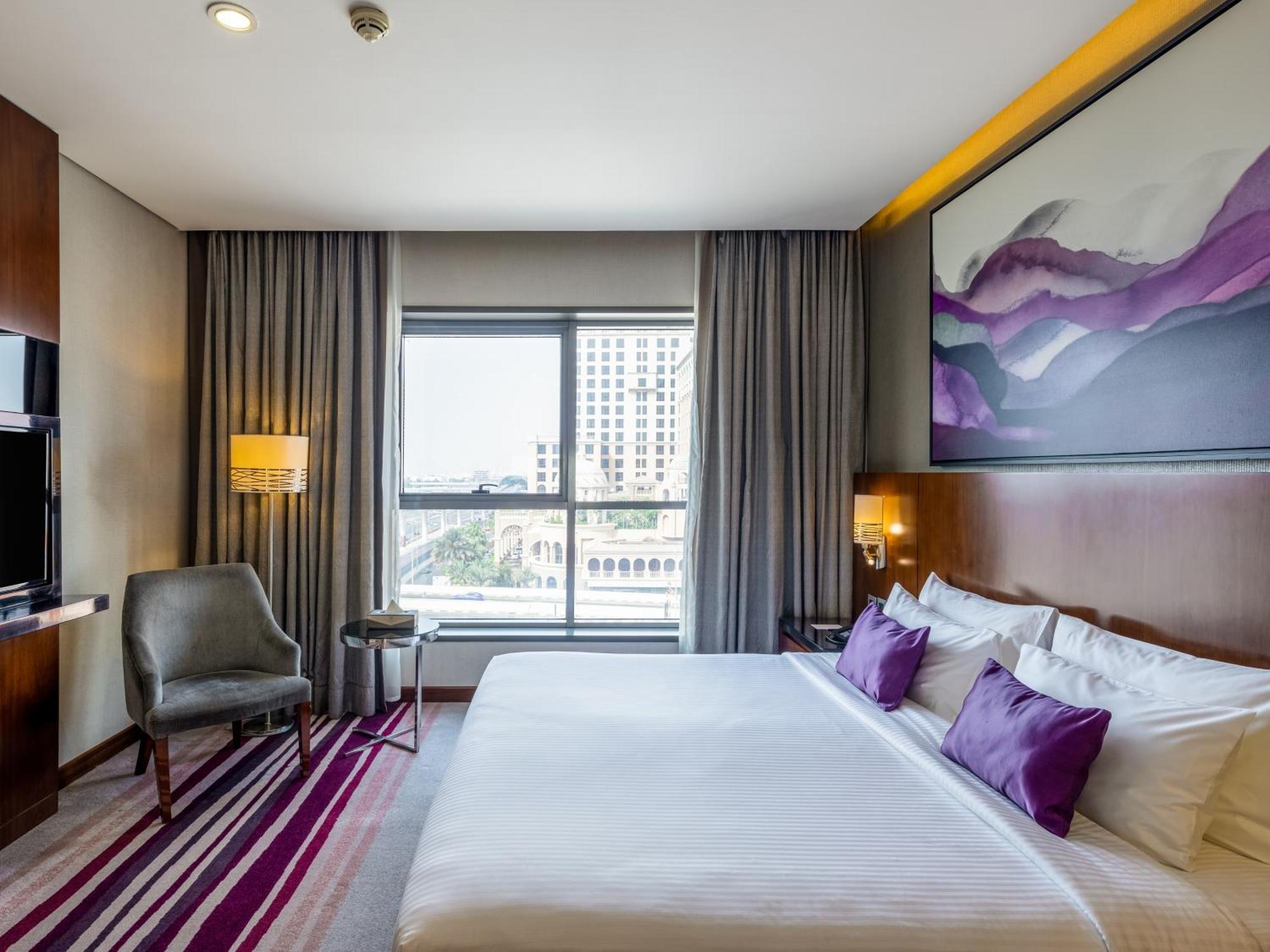Classic King or Twin Room Complimentary Transfer To Beach