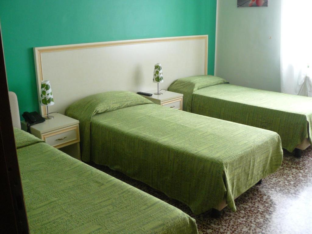 Triple Room,15471592:JPEG