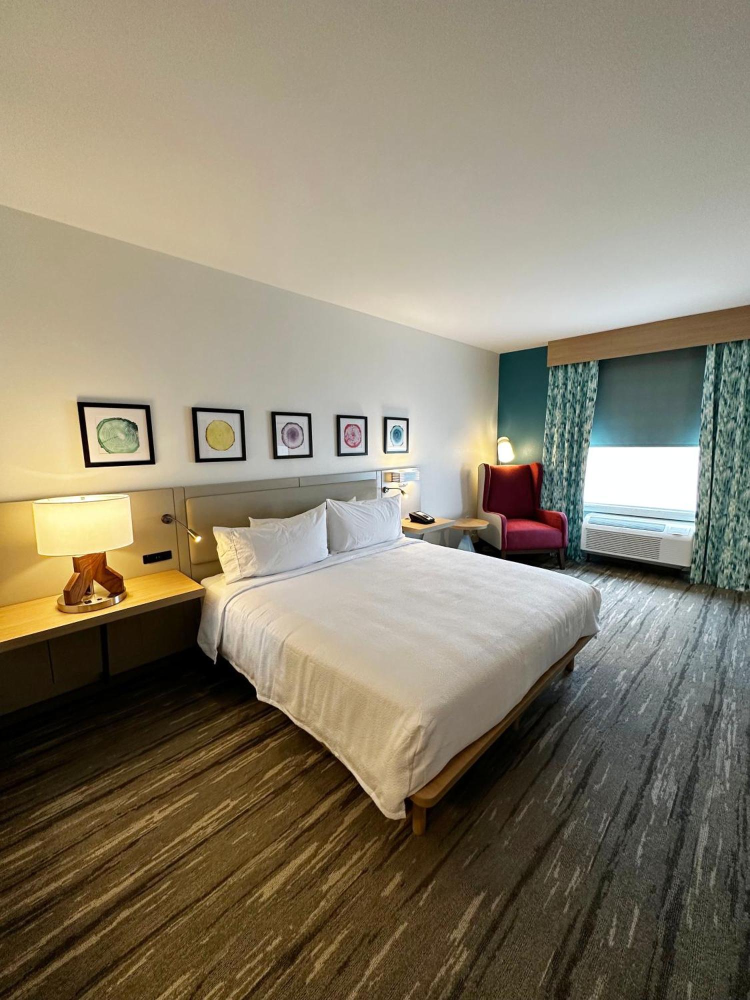 King Room,1543575178:JPEG
