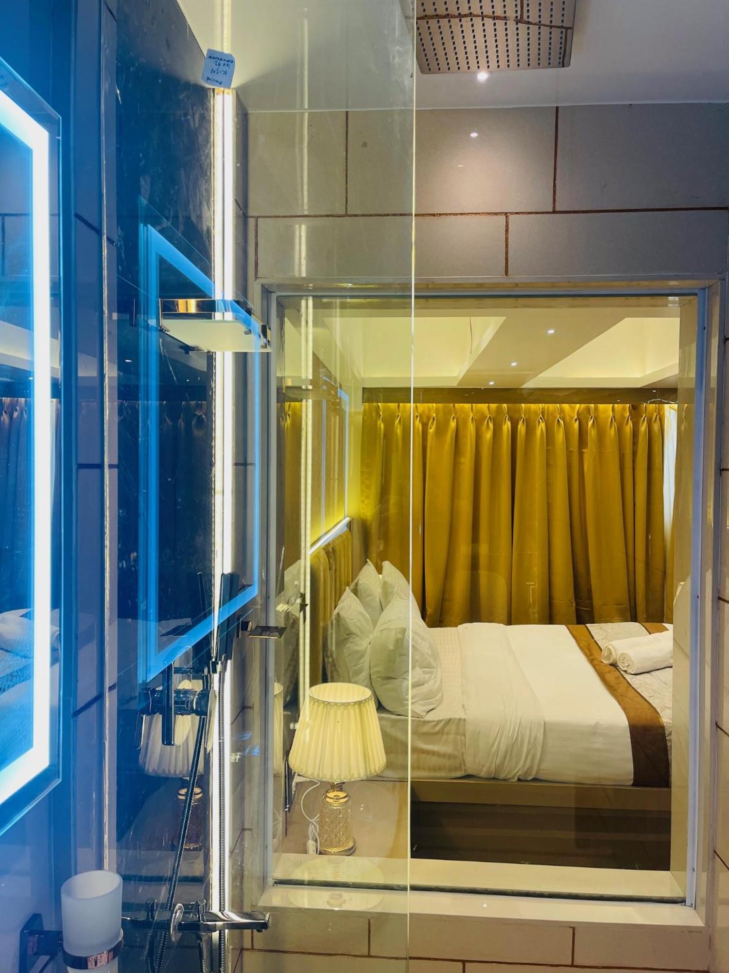 Standard Suite