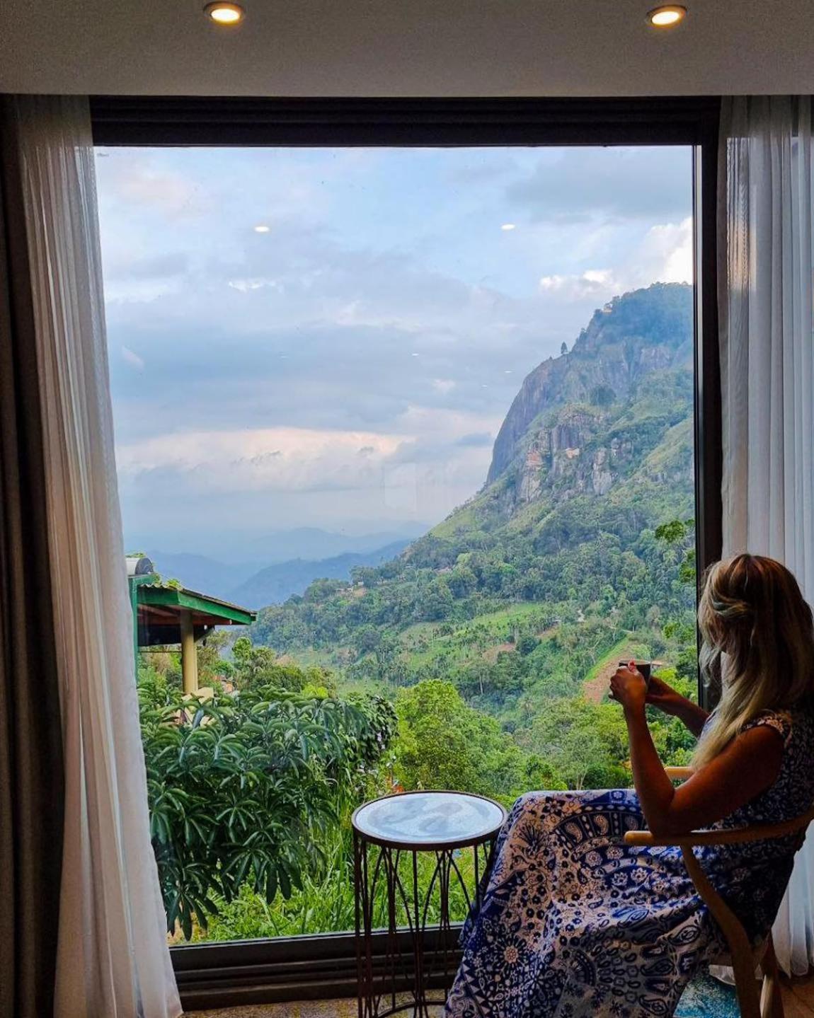 Deluxe Double Room with Ella Rock View