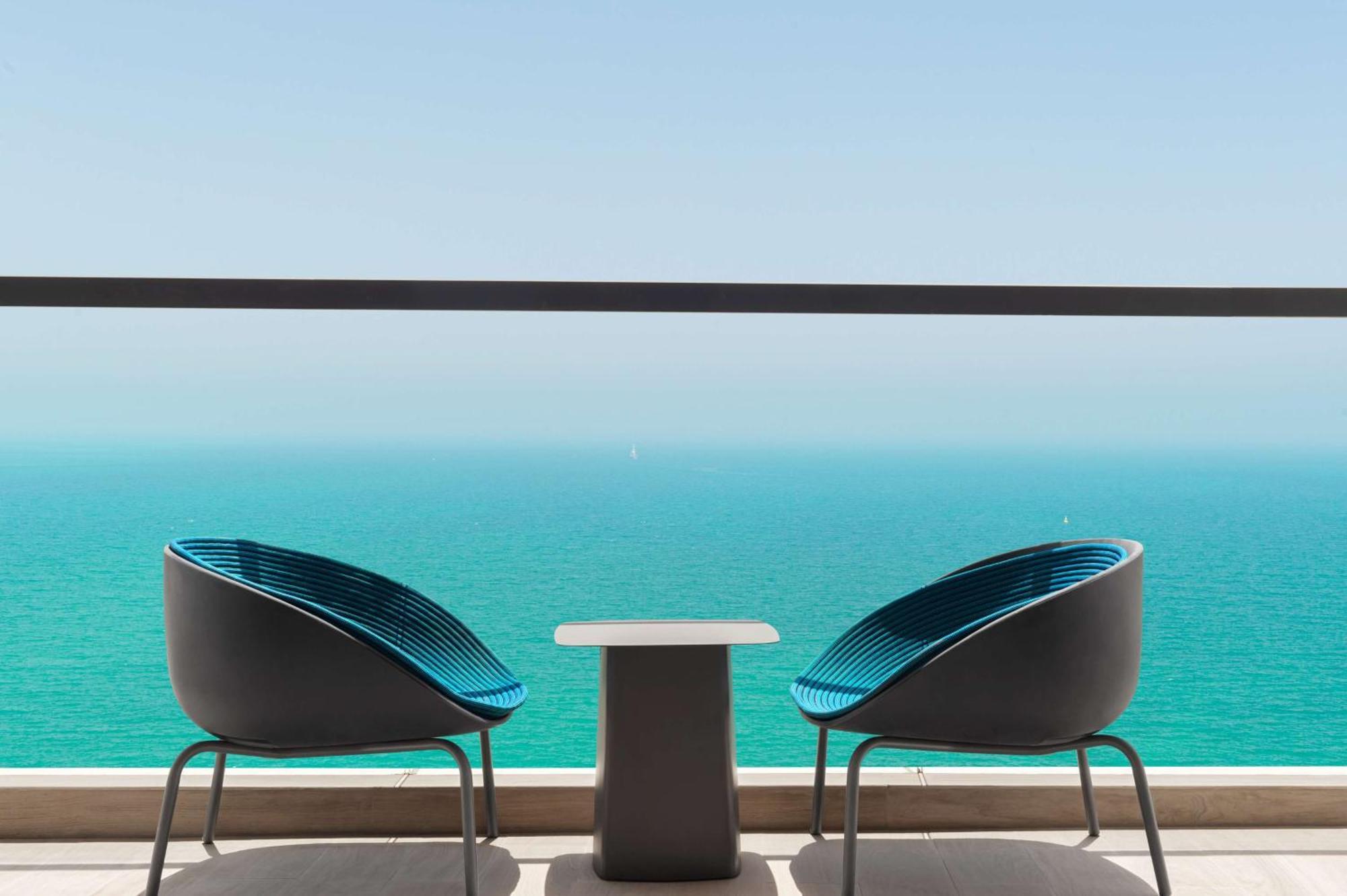 King Family Breeze Room Sea View