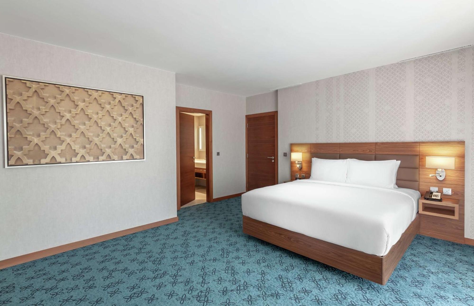 One-Bedroom King Suite