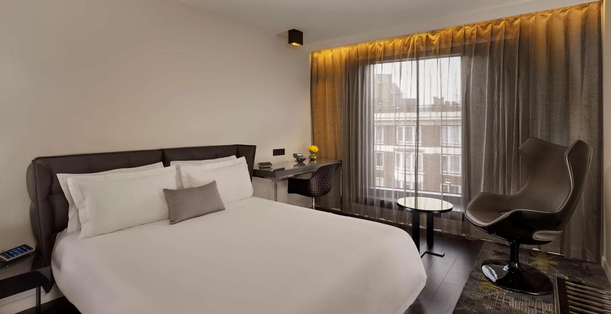 Superior King Room,1549778095:JPEG