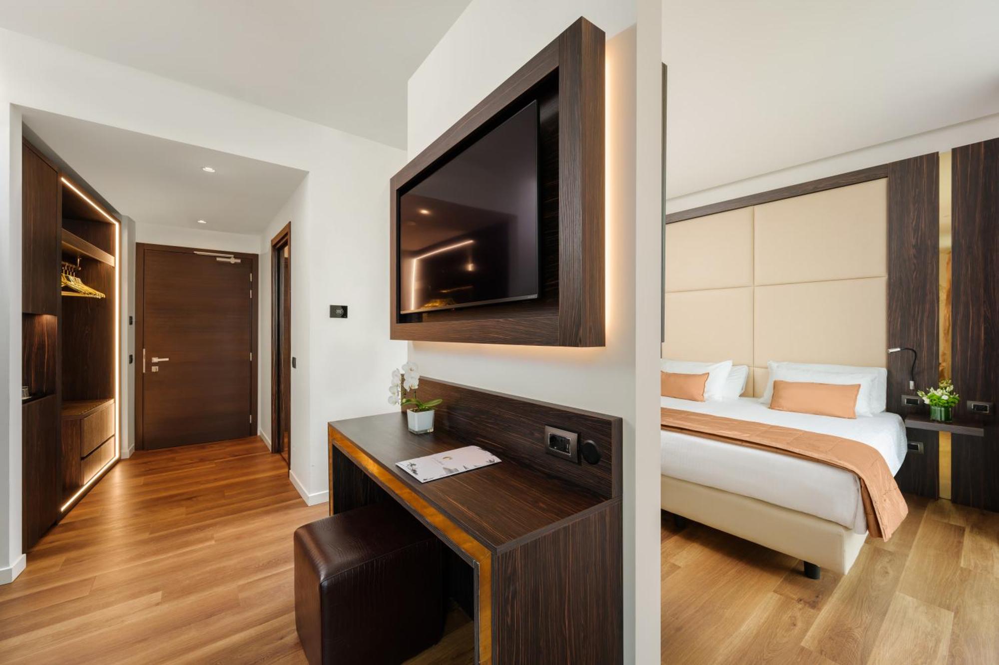 Executive Junior Suite,1551254452:JPEG