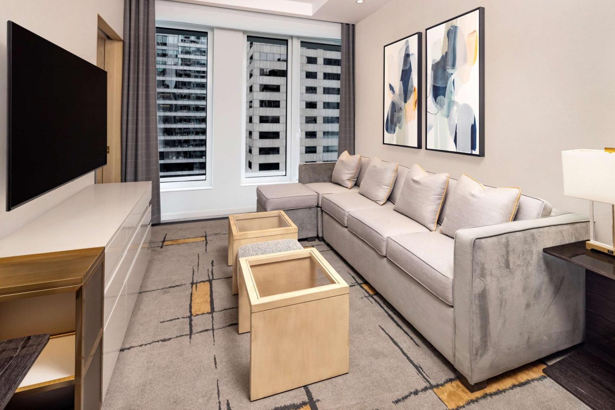 One-Bedroom King Suite with Sofa Bed,1551297028:JPEG