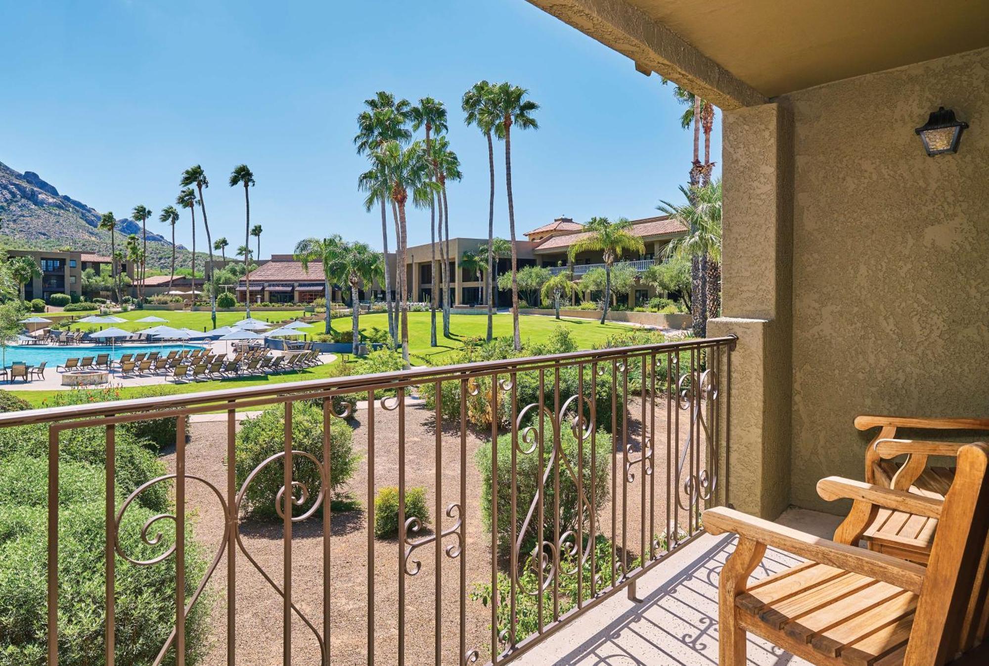 Non-Smoking Queen Room With Pool View,1551468832:JPEG