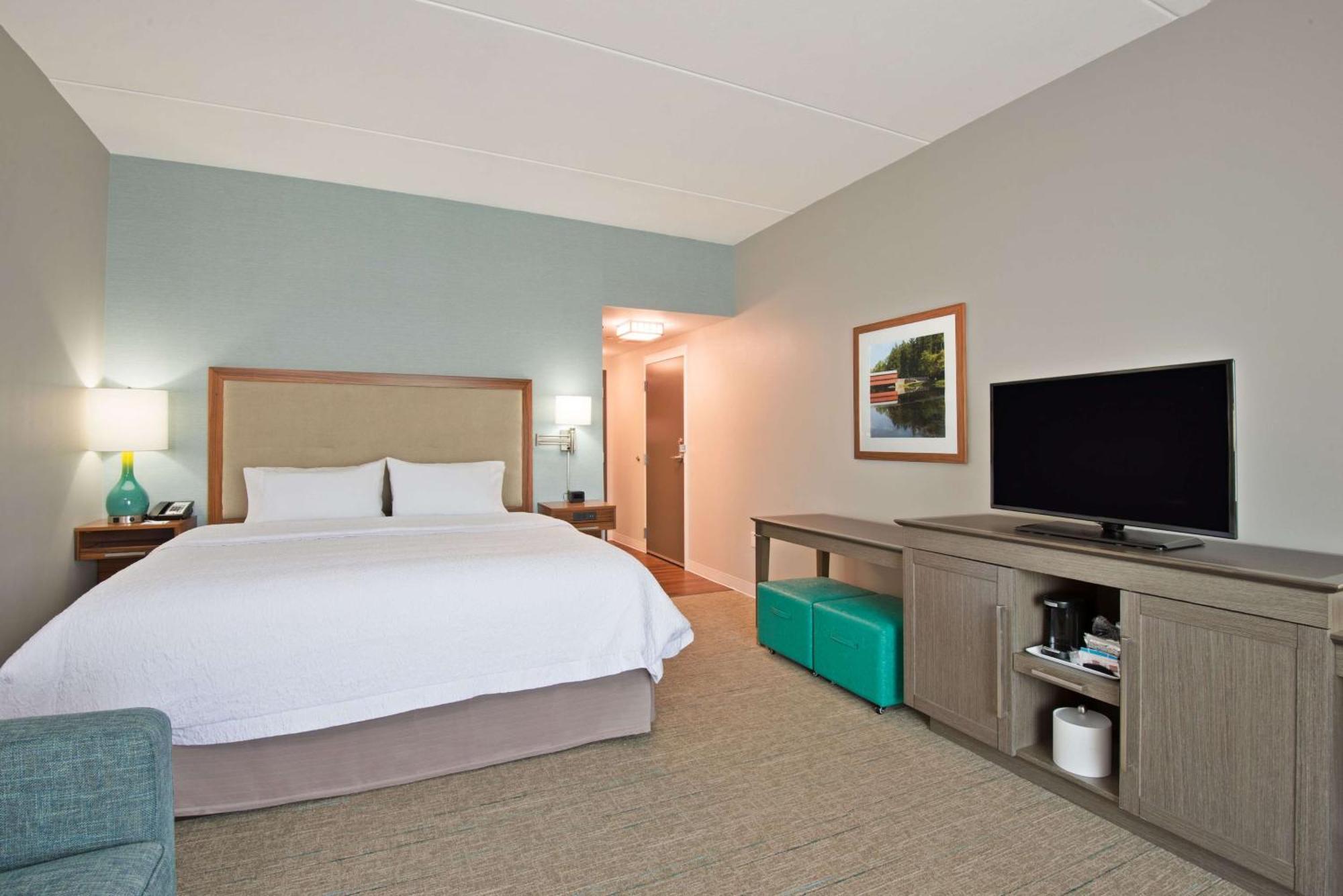 King Room with Sofa Bed - Non-Smoking