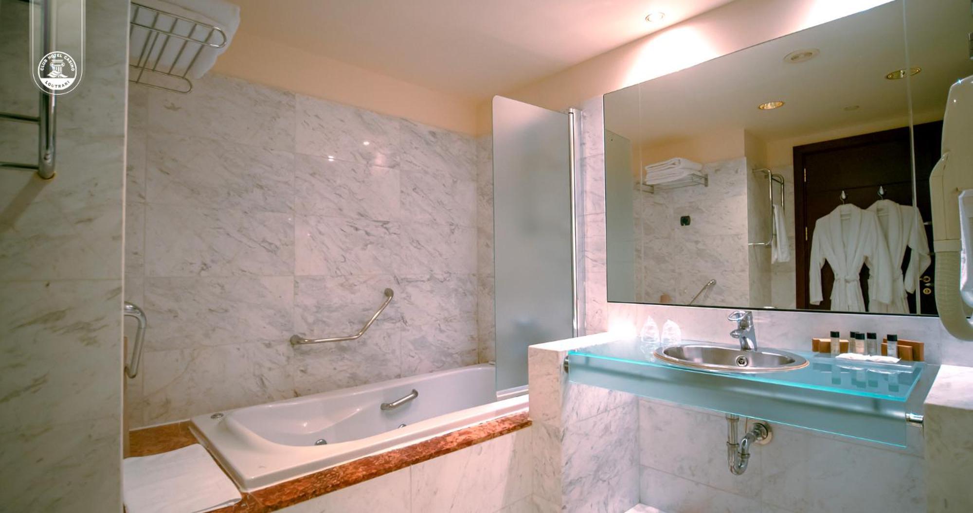 Deluxe Double or Twin Room Sea View