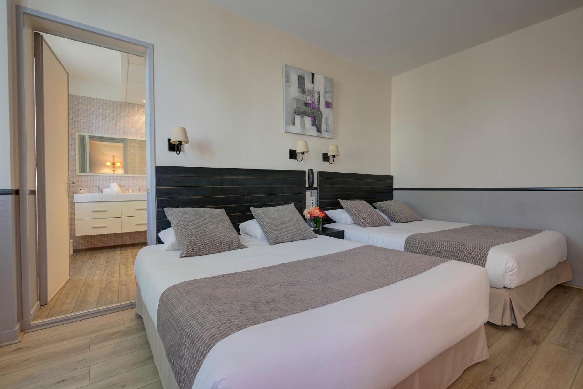 Quadruple Room with Air Conditioning