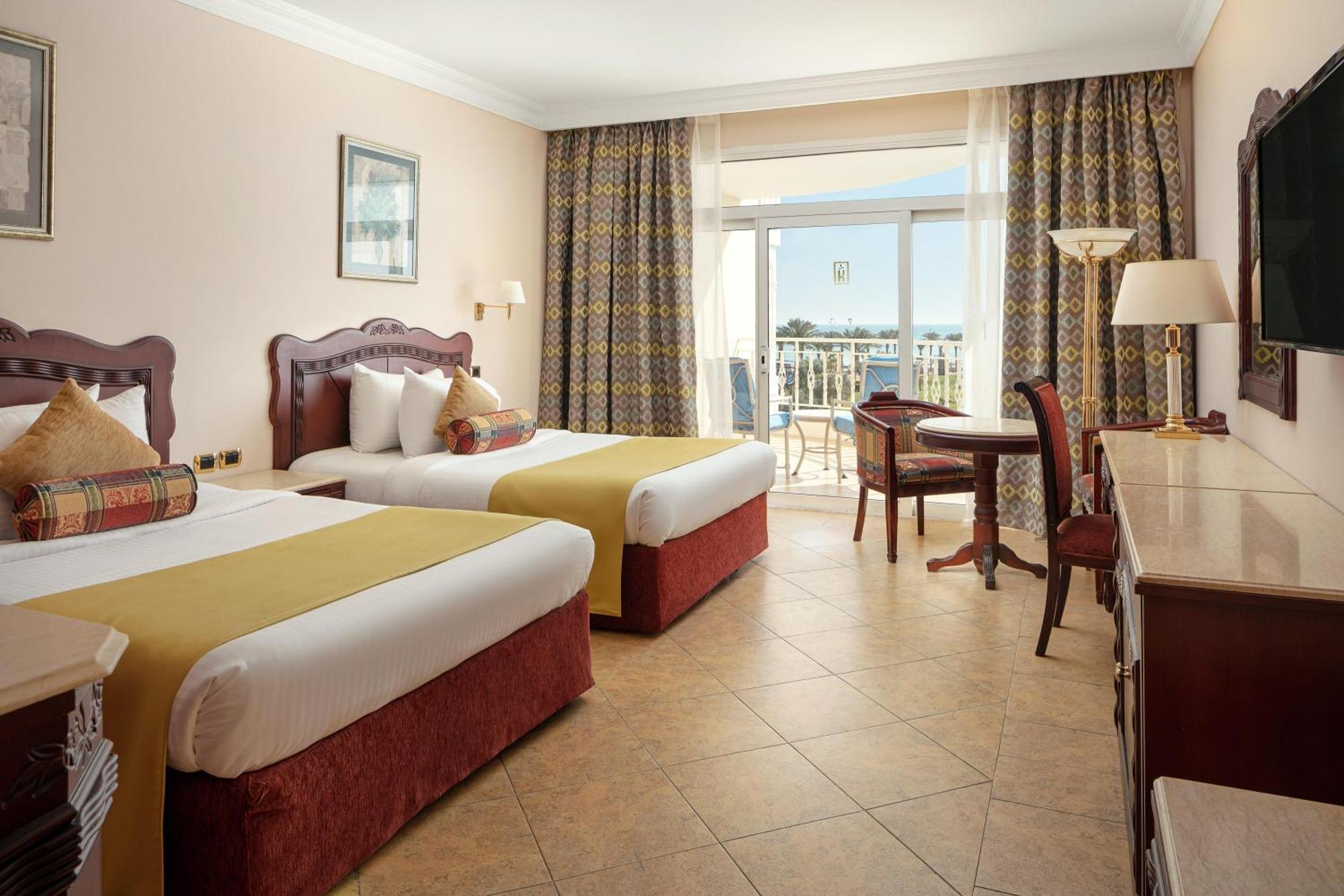 Chambre Double ou Lits Jumeaux Club - Vue sur Piscine et Mer