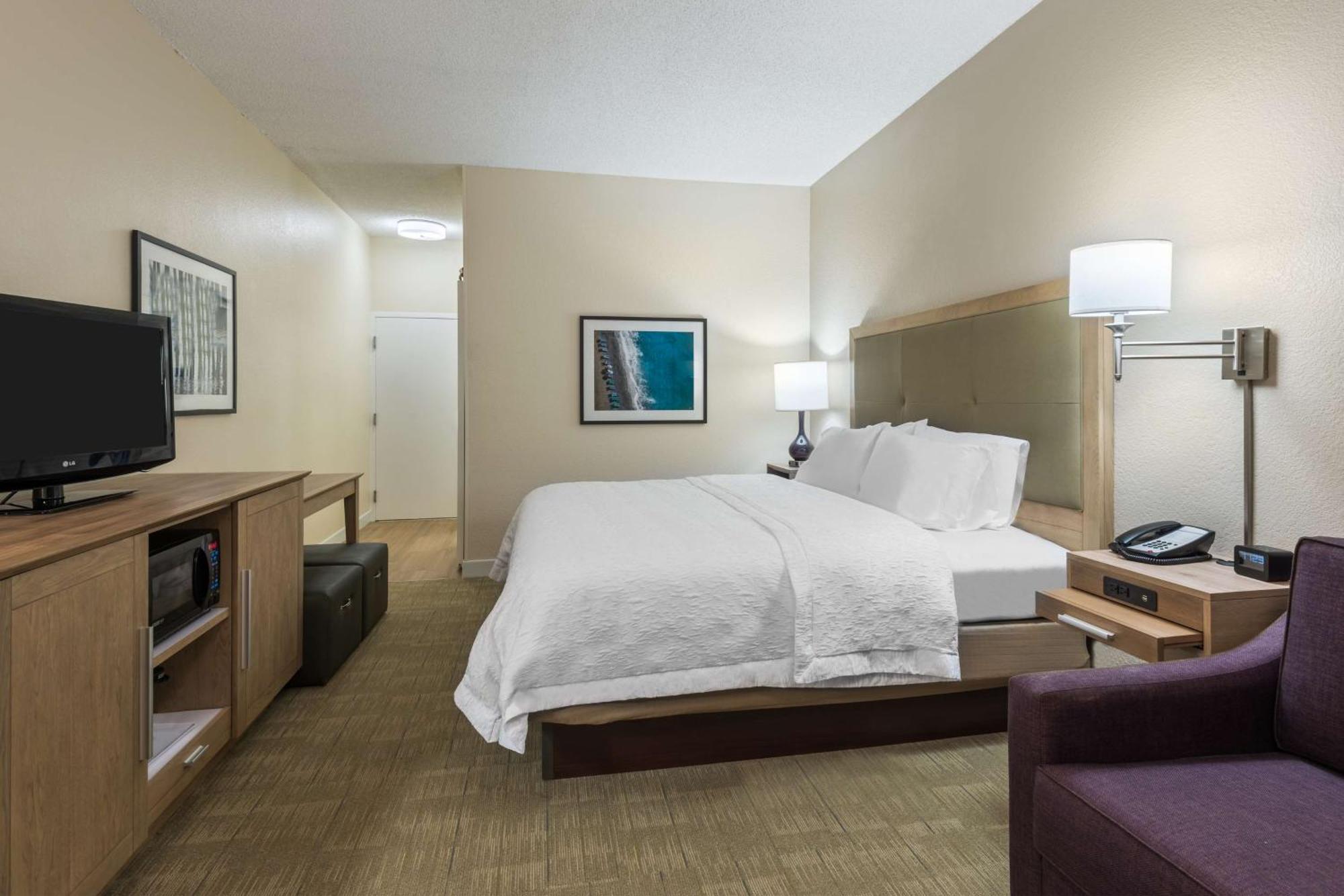 King Room,1558055677:JPEG