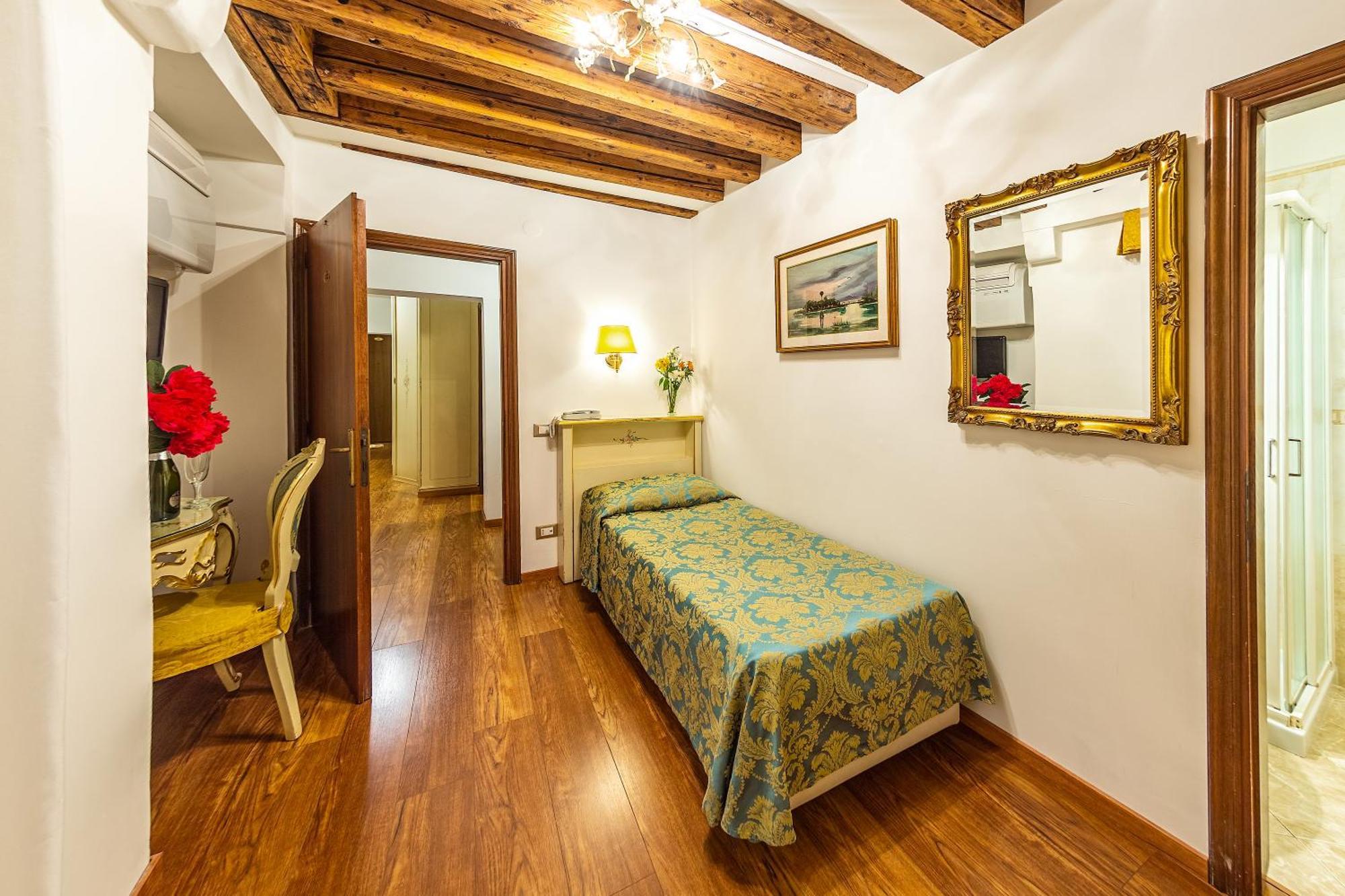 Classic Single Room