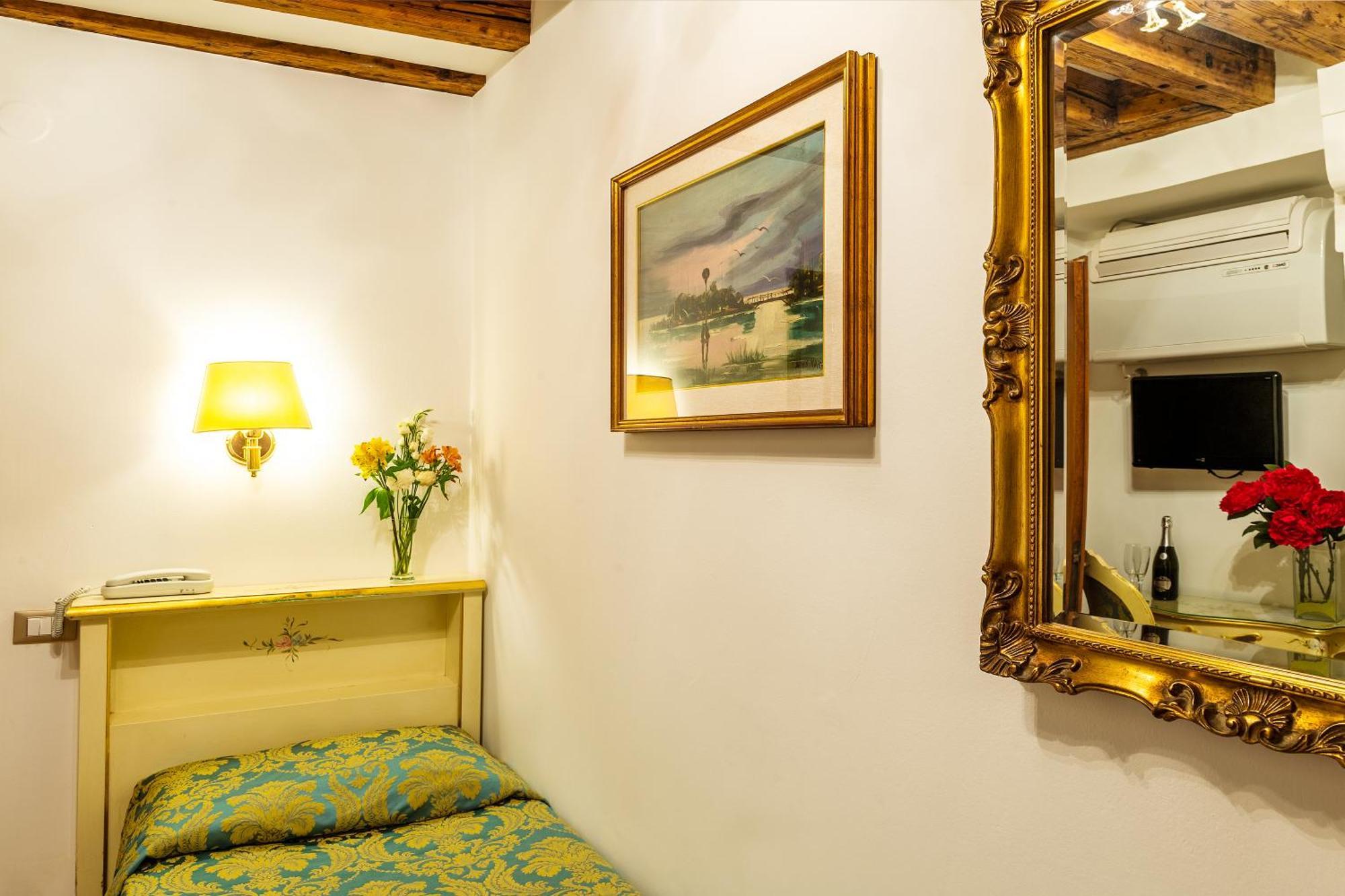 Classic Single Room