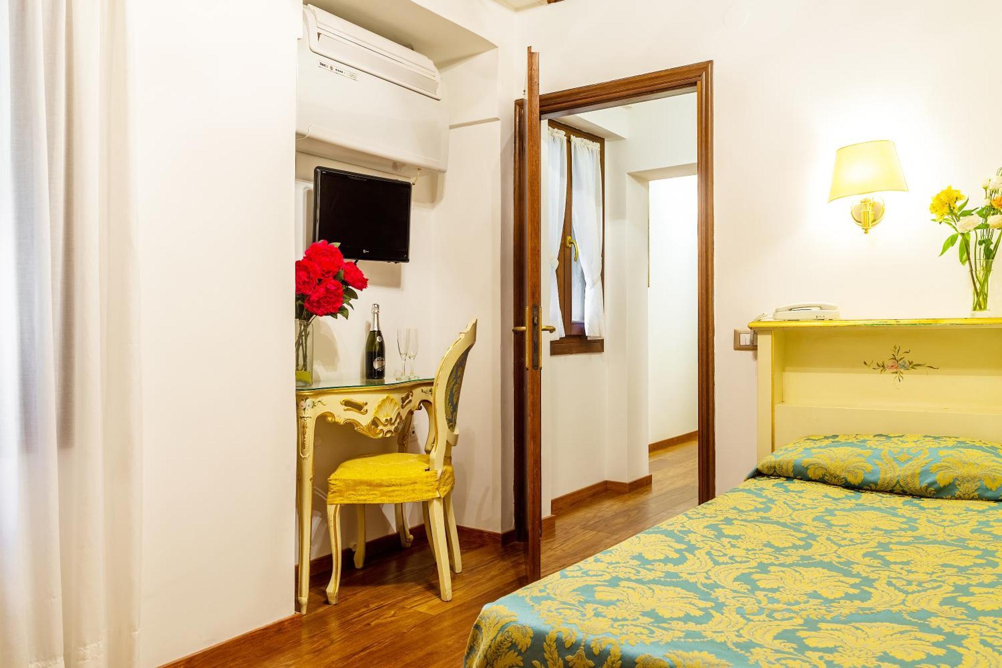 Classic Single Room