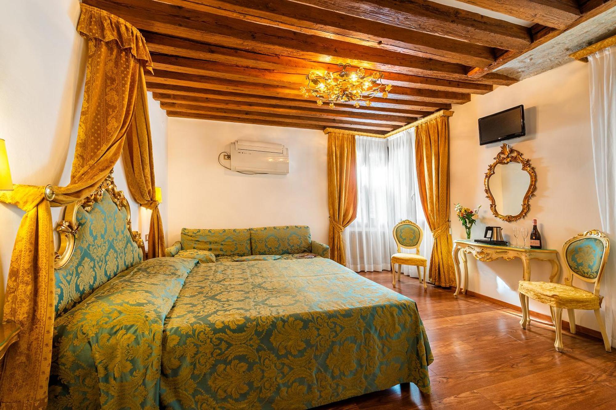 Classic Triple Room