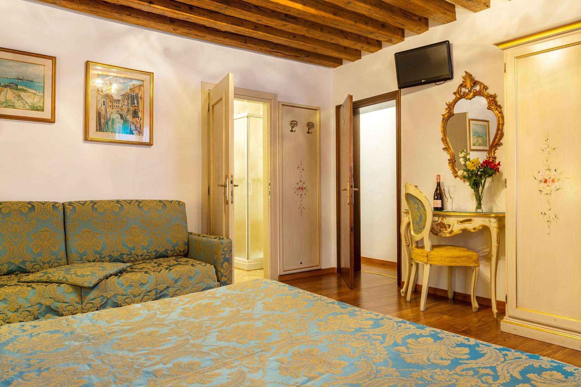 Superior Double Room Canal View