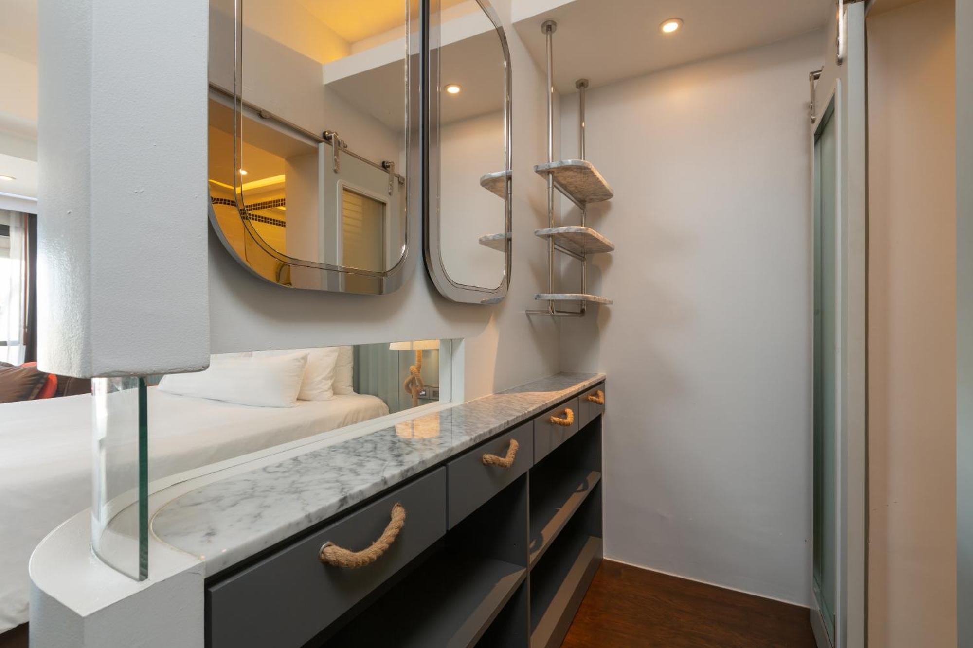 Zimmer mit Queensize-Bett und Terrasse