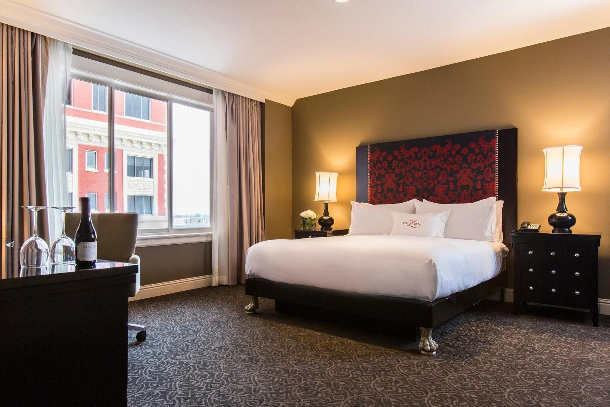 Standard Room 1 Queen Bed