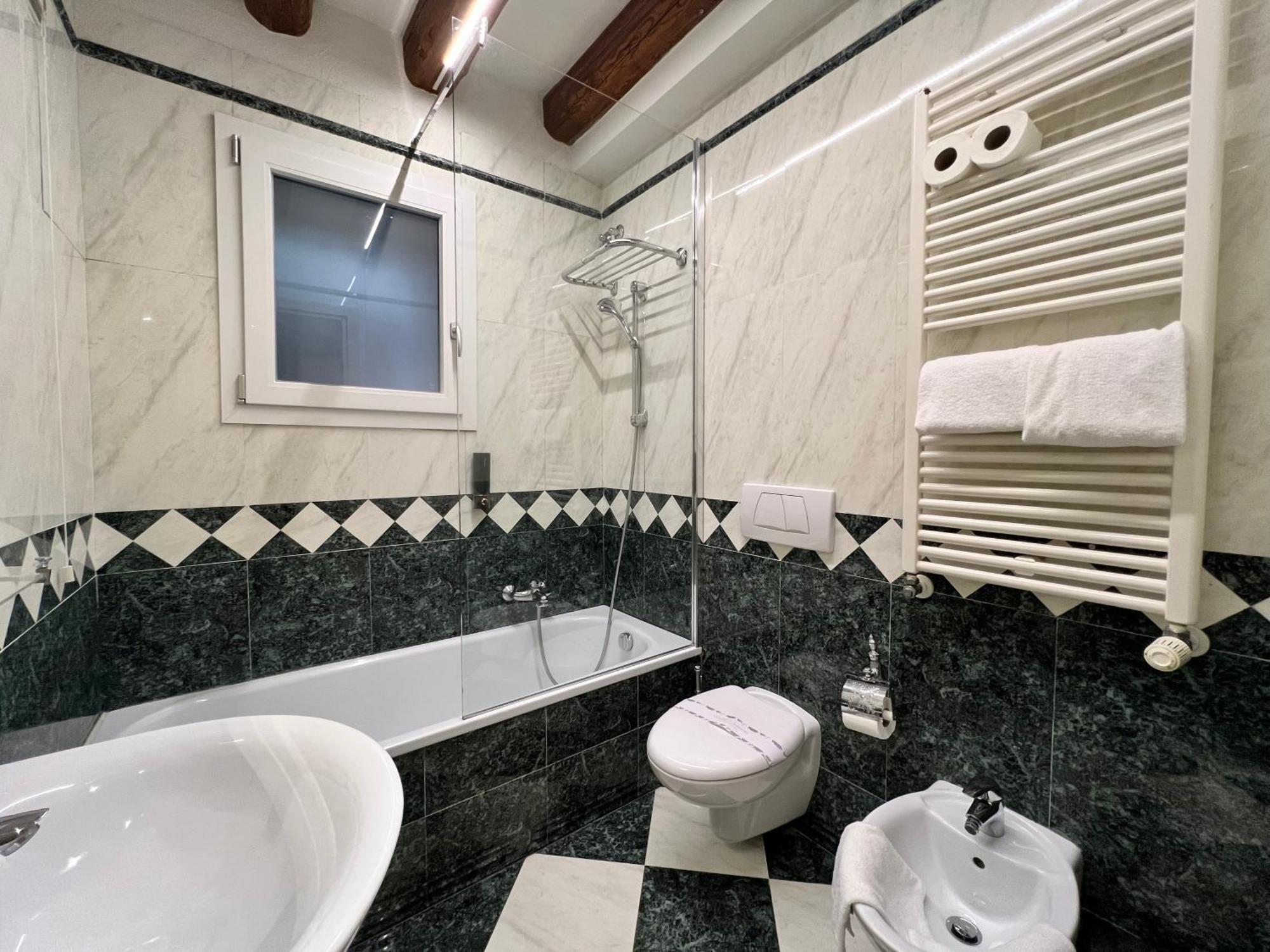 Classic Double Room,1572720401:JPEG