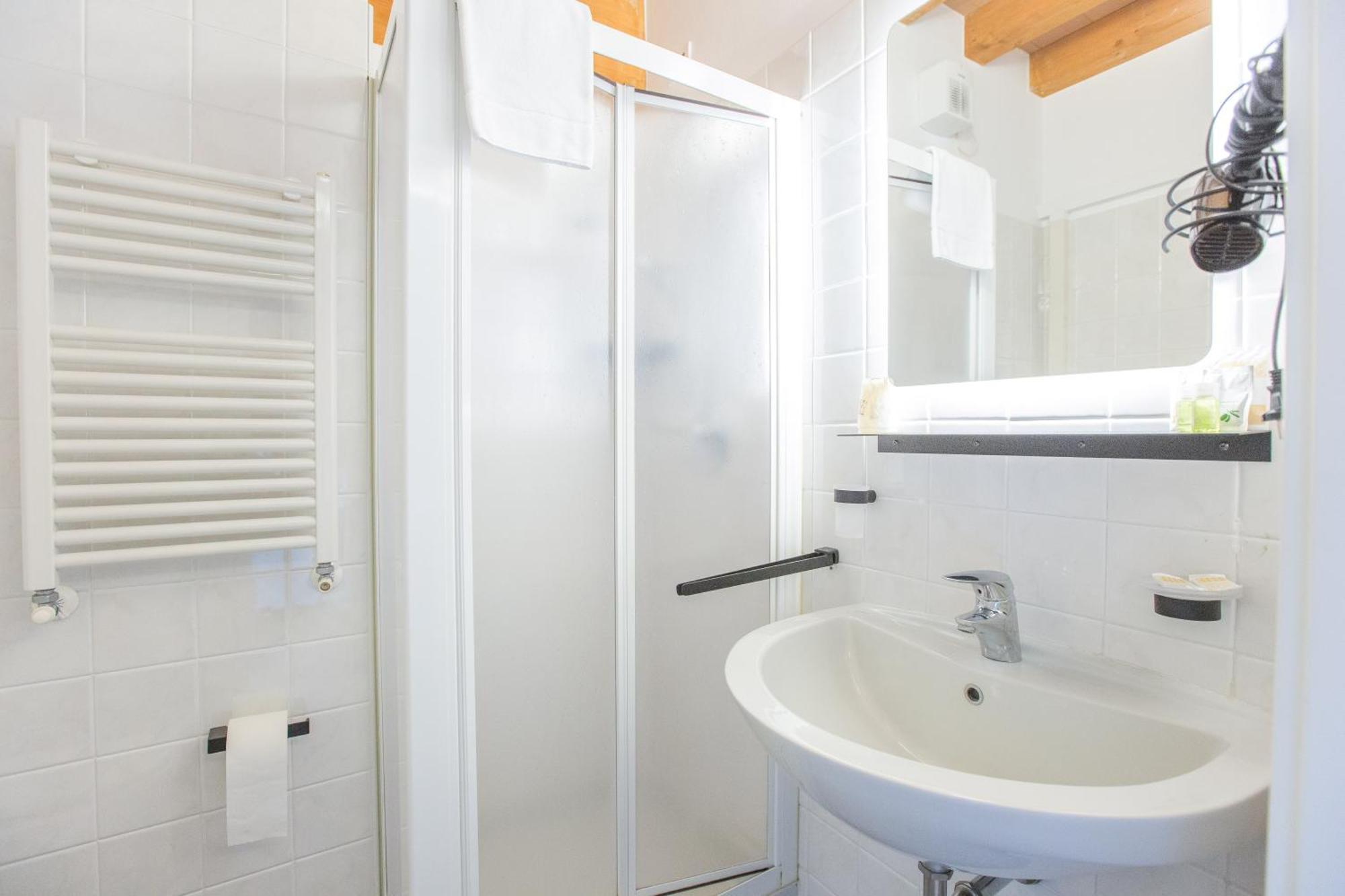 Double or Twin Room,1574756009:JPEG