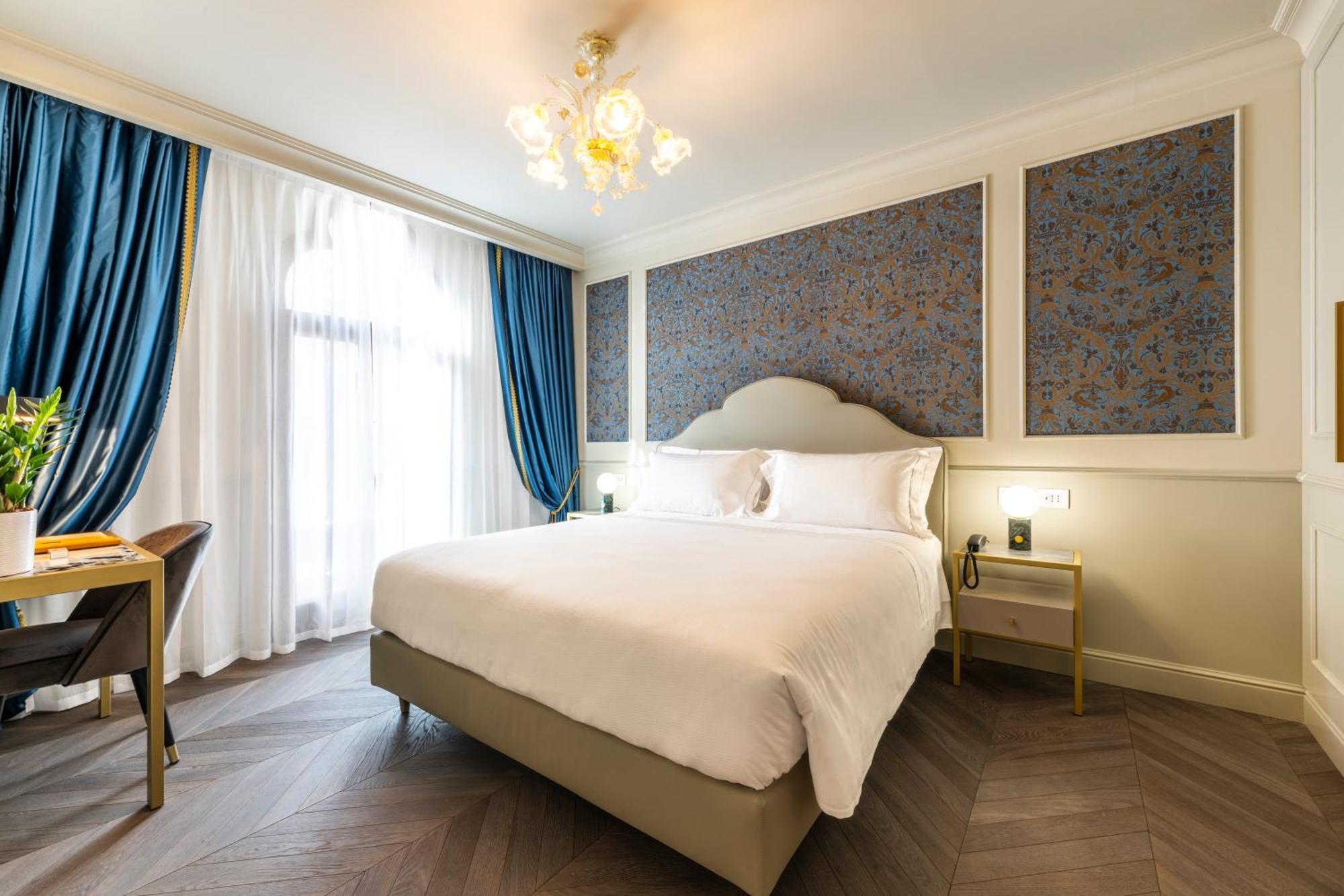 Deluxe Double Room Canal View
