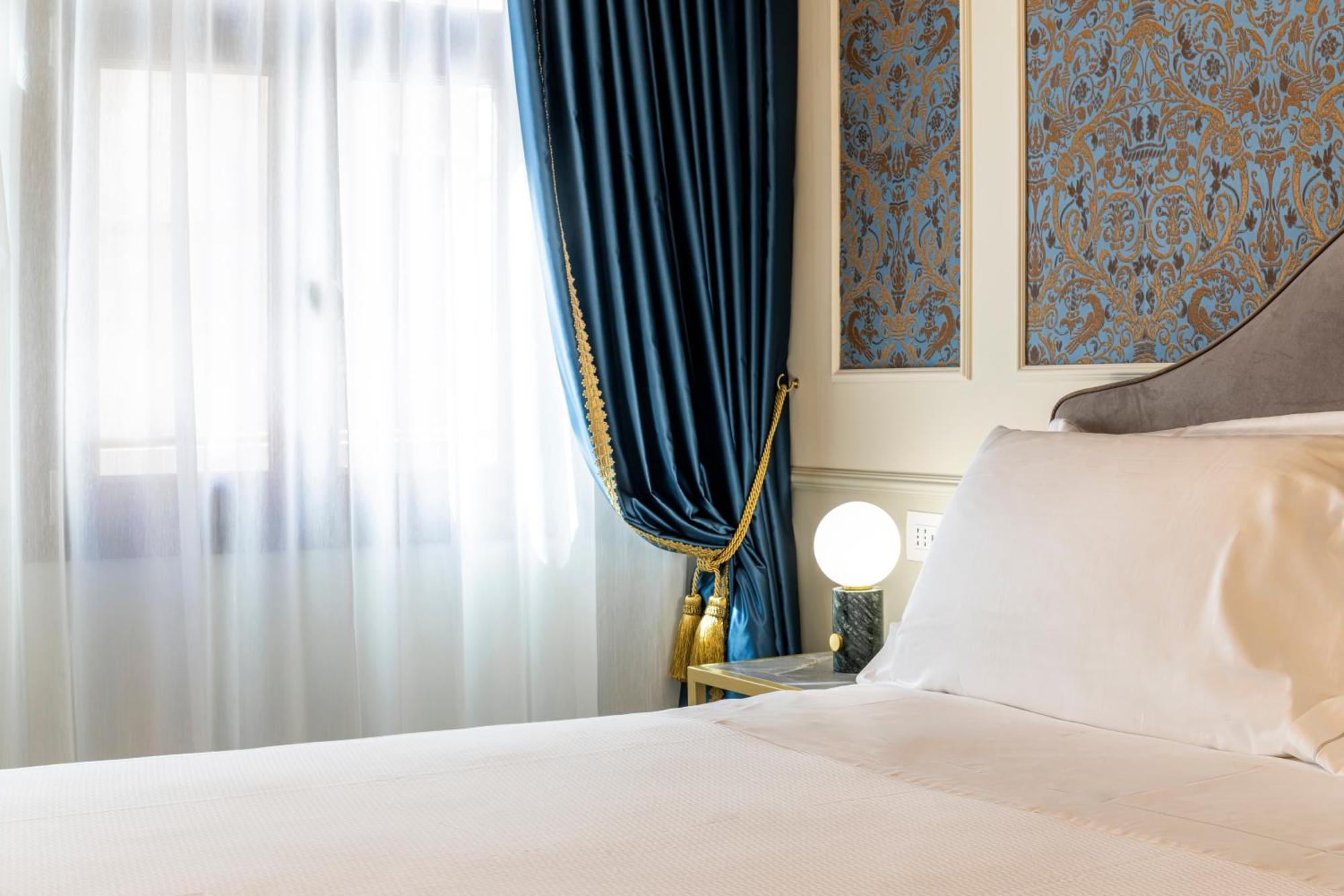 Deluxe Double Room Canal View