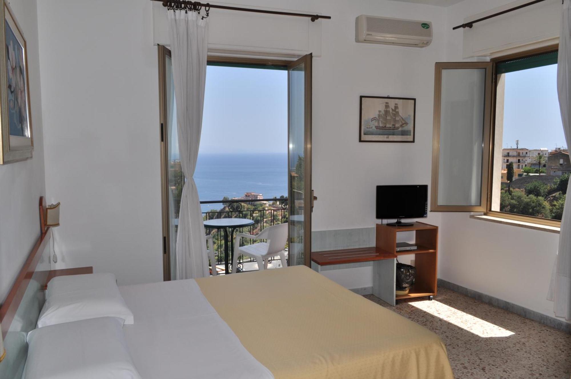 Double or Twin Room Balcony Sea View