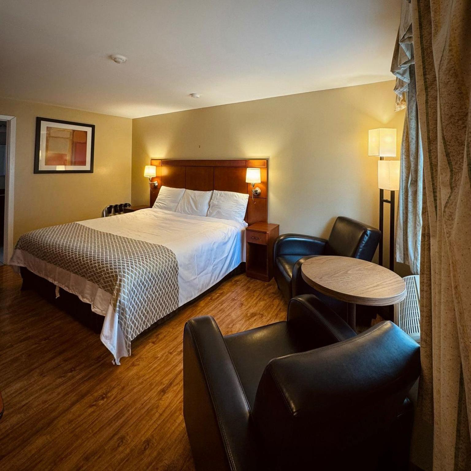 Standard King Room