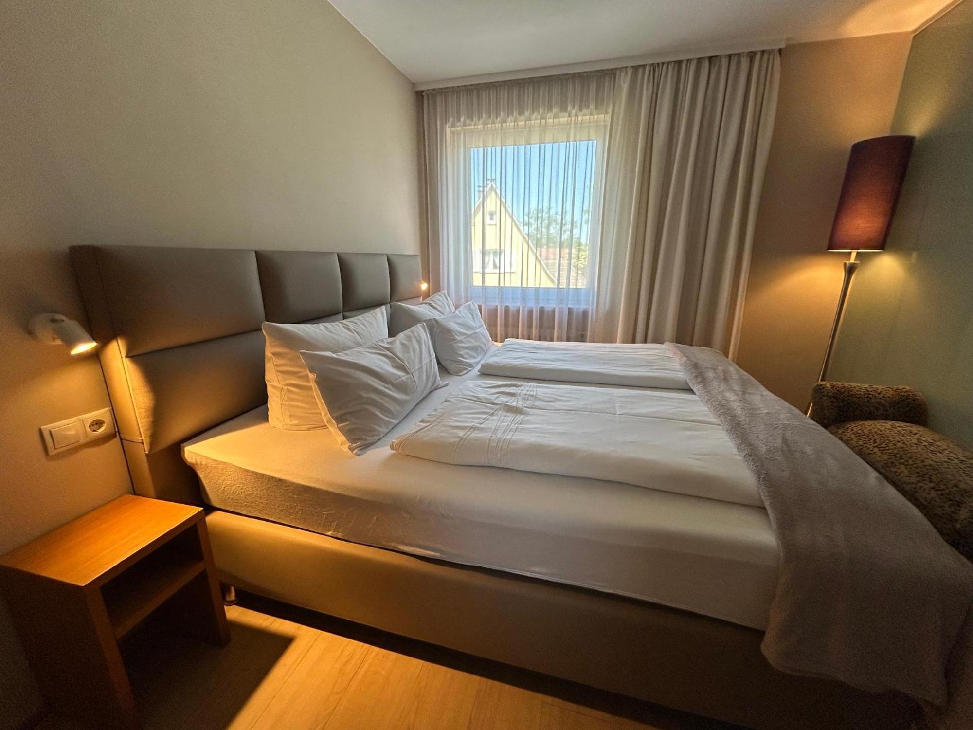 Business Zimmer mit Kingsize-Bett