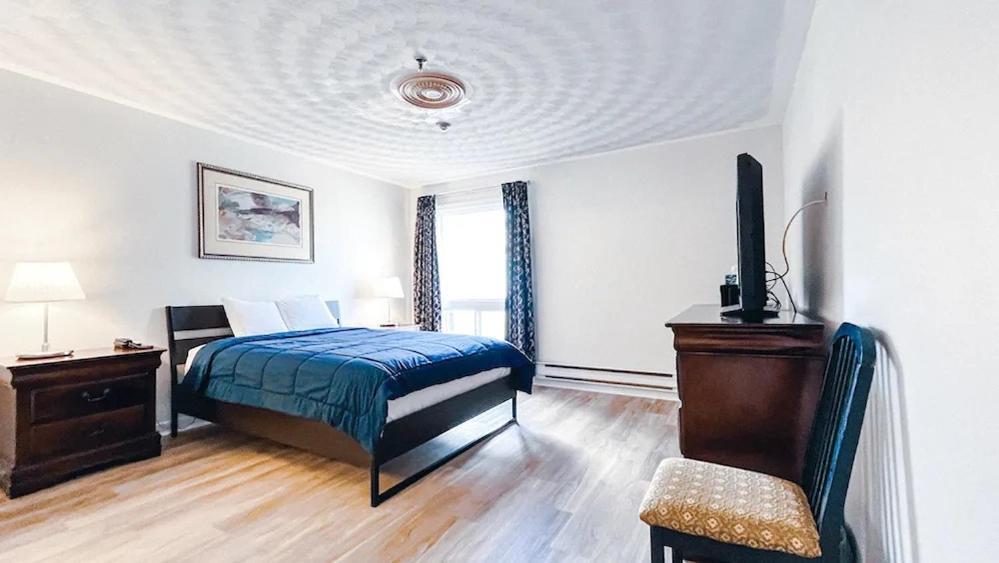 Standard Queen Bedroom,1586108511:JPEG