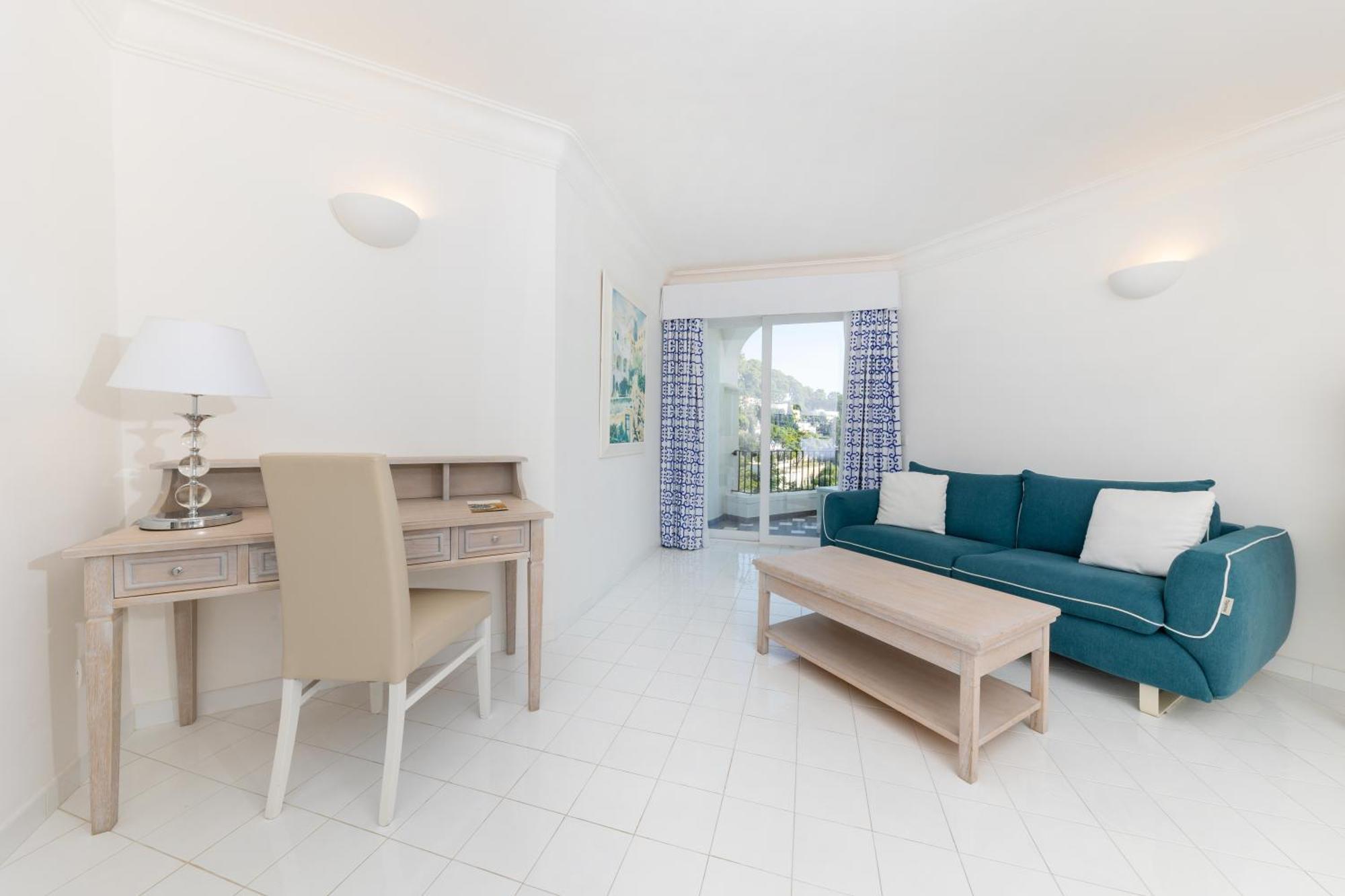Double or Twin Room Partial Sea View