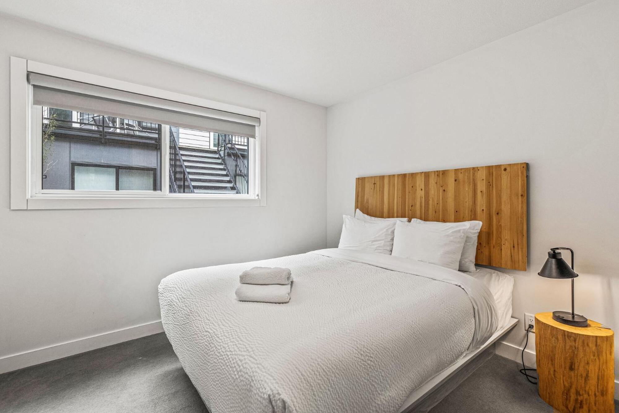 Three-Bedroom Apartment Bunk Bed Self Check