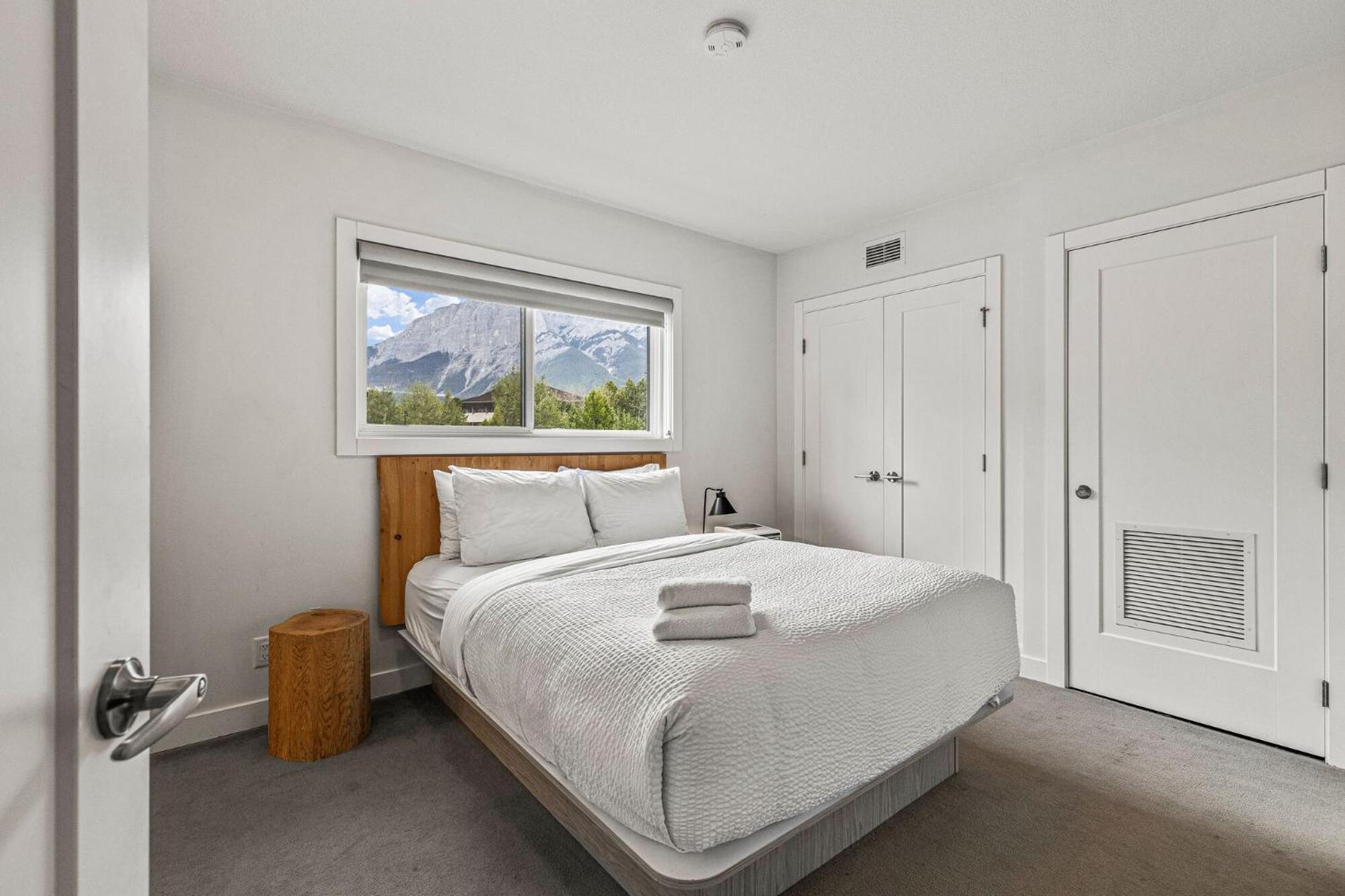 Three-Bedroom Apartment Bunk Bed Self Check